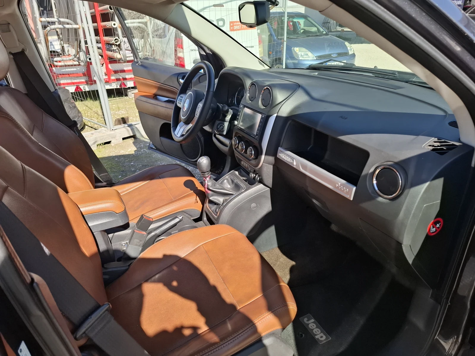 Jeep Compass Напълно Обслужван Всичко Платено, снимка 12 - Автомобили и джипове - 54143290