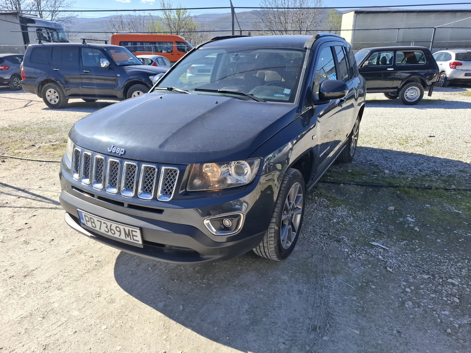 Jeep Compass Напълно Обслужван Всичко Платено, снимка 2 - Автомобили и джипове - 54143290