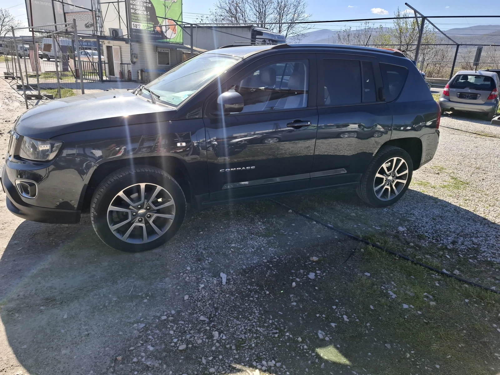 Jeep Compass Напълно Обслужван Всичко Платено, снимка 3 - Автомобили и джипове - 54143290