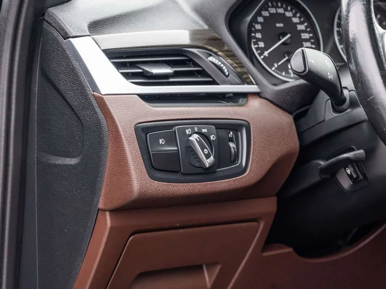 BMW X1 xDrive28i| Panorama| Задна камера| Навигация| Паме, снимка 12 - Автомобили и джипове - 54456437