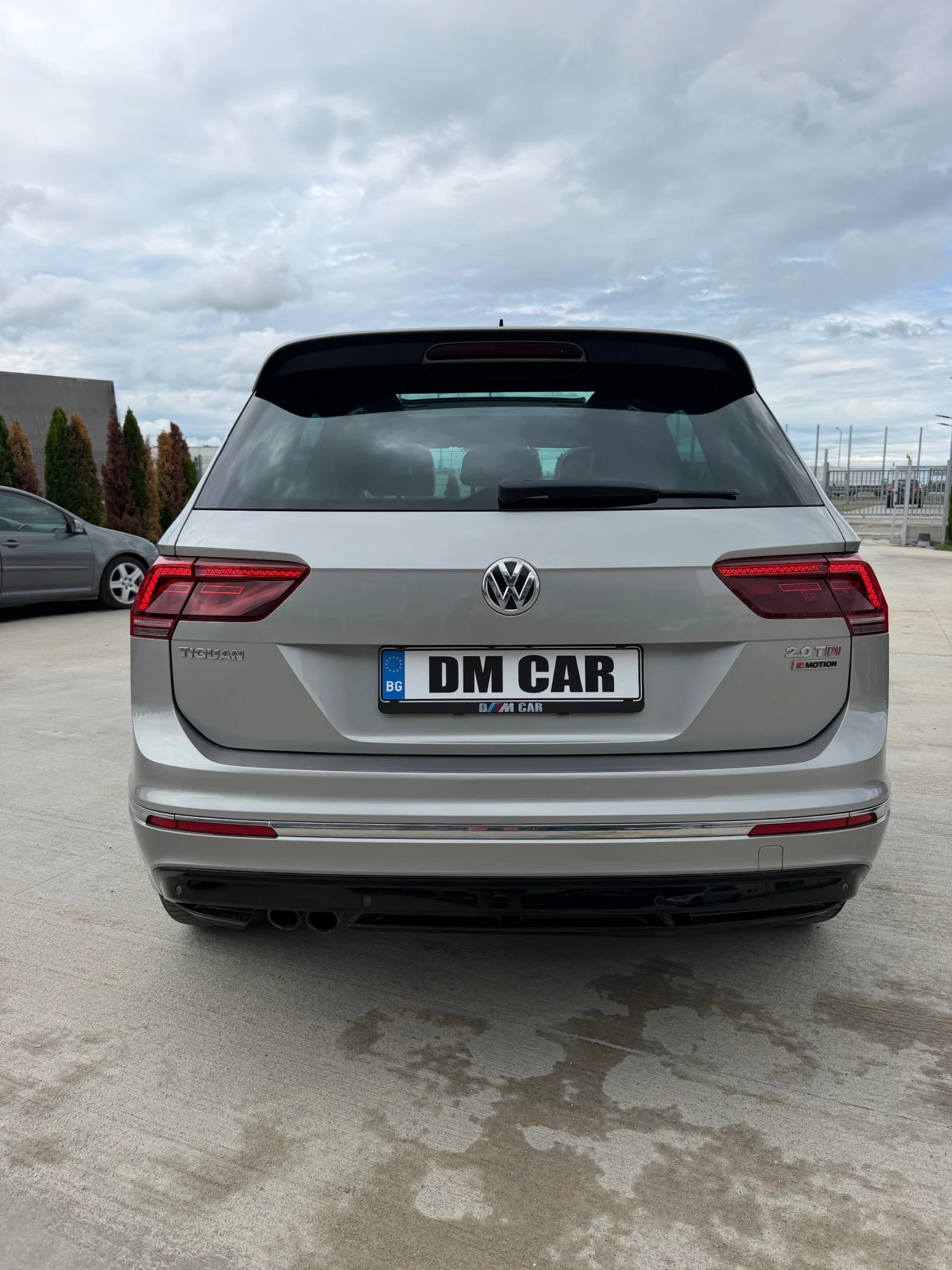 VW Tiguan * 4-MOTION* PANO* R-LINE* , снимка 4 - Автомобили и джипове - 54650640