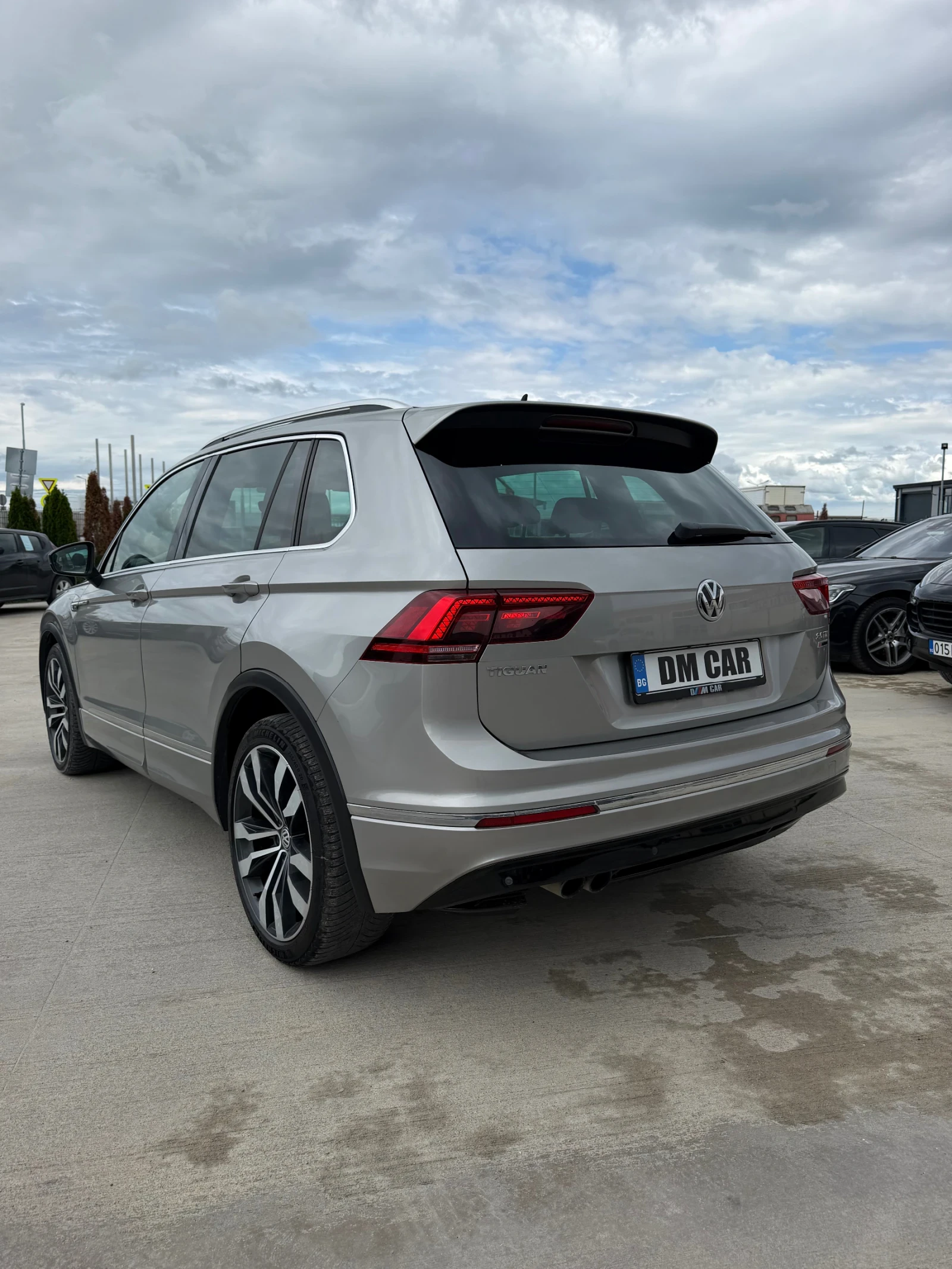 VW Tiguan * 4-MOTION* PANO* R-LINE* , снимка 6 - Автомобили и джипове - 54650640