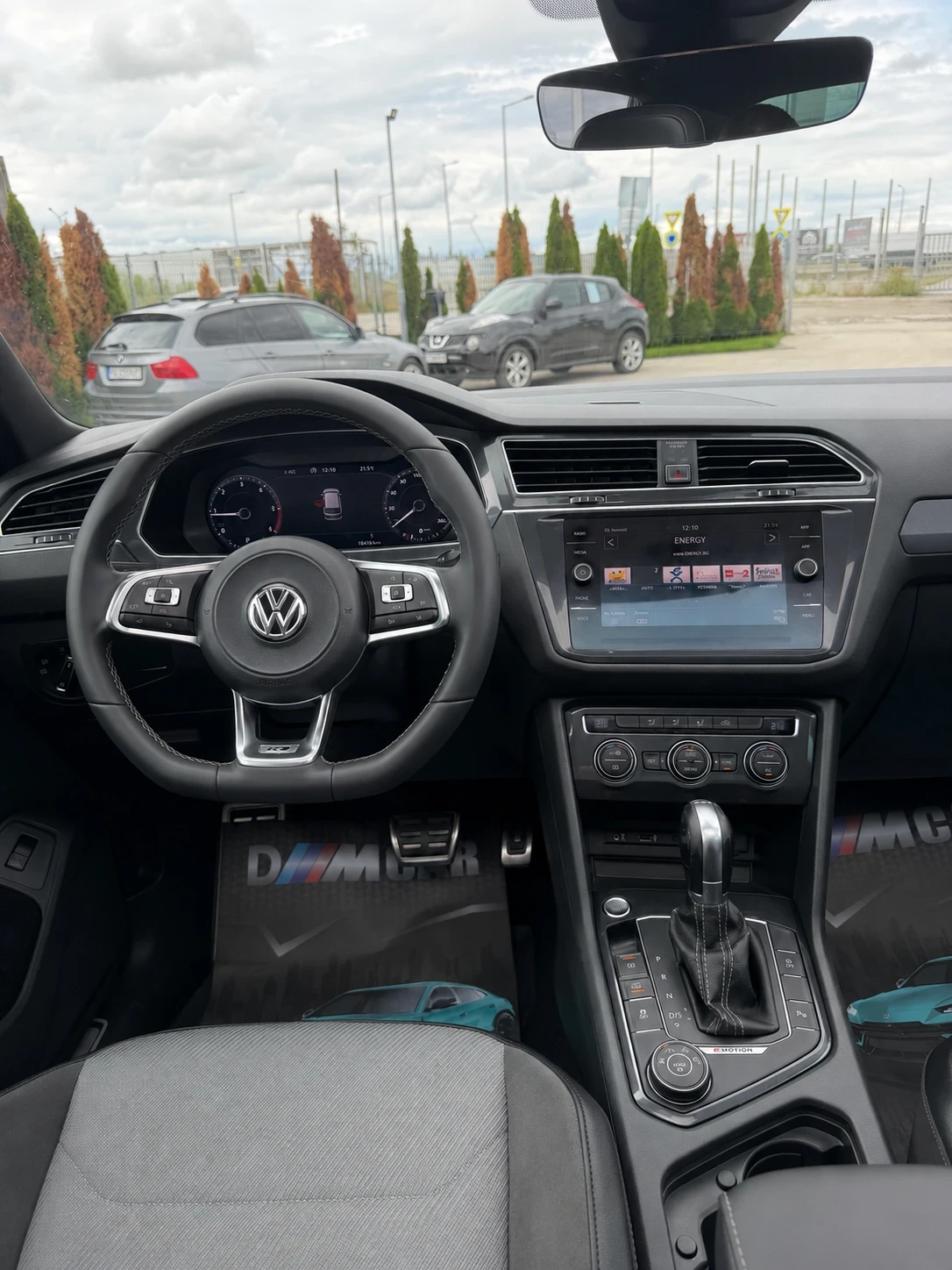 VW Tiguan * 4-MOTION* PANO* R-LINE* , снимка 8 - Автомобили и джипове - 54650640