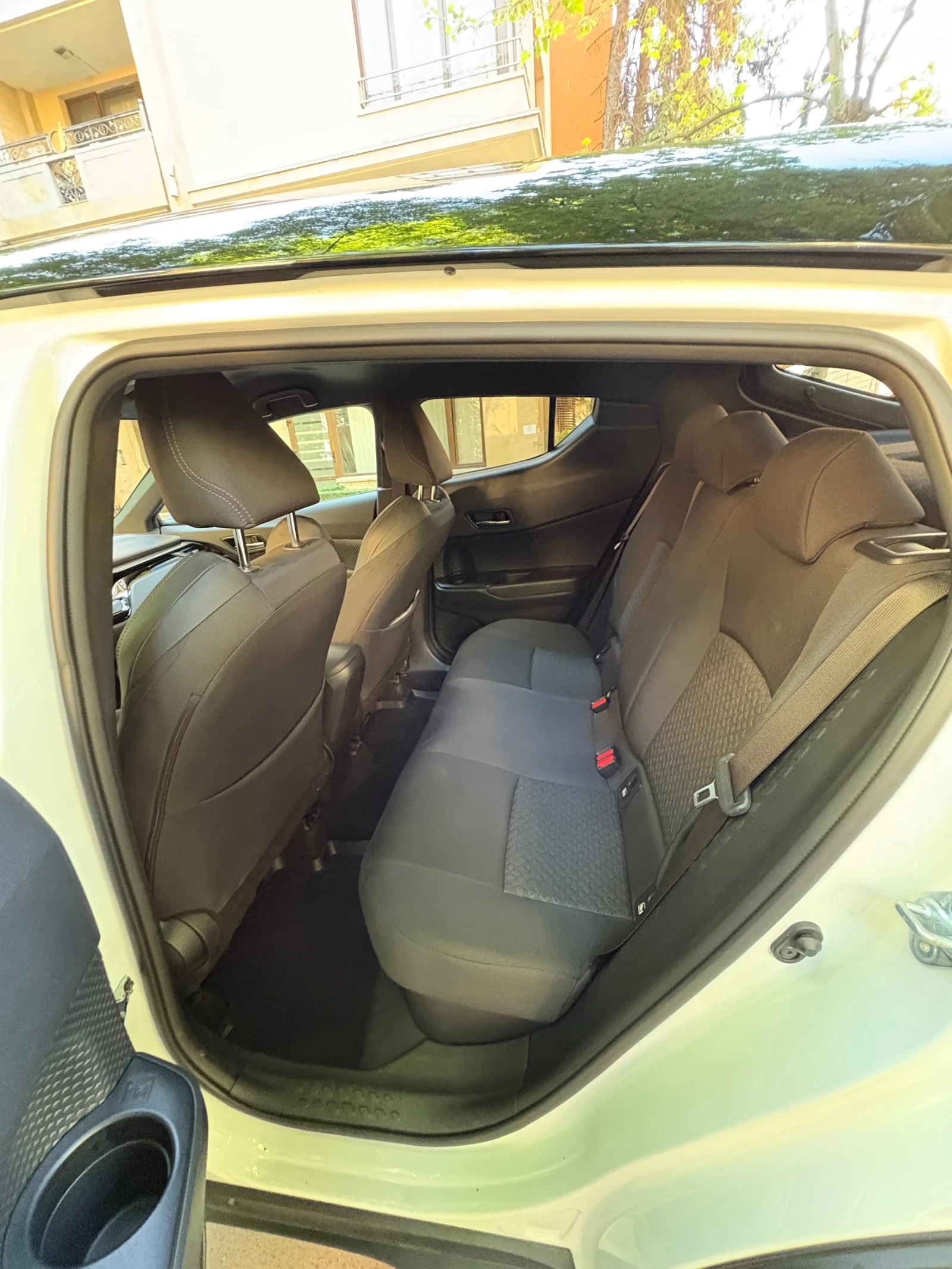 Toyota C-HR Club Bi-Tone , снимка 9 - Автомобили и джипове - 54703289