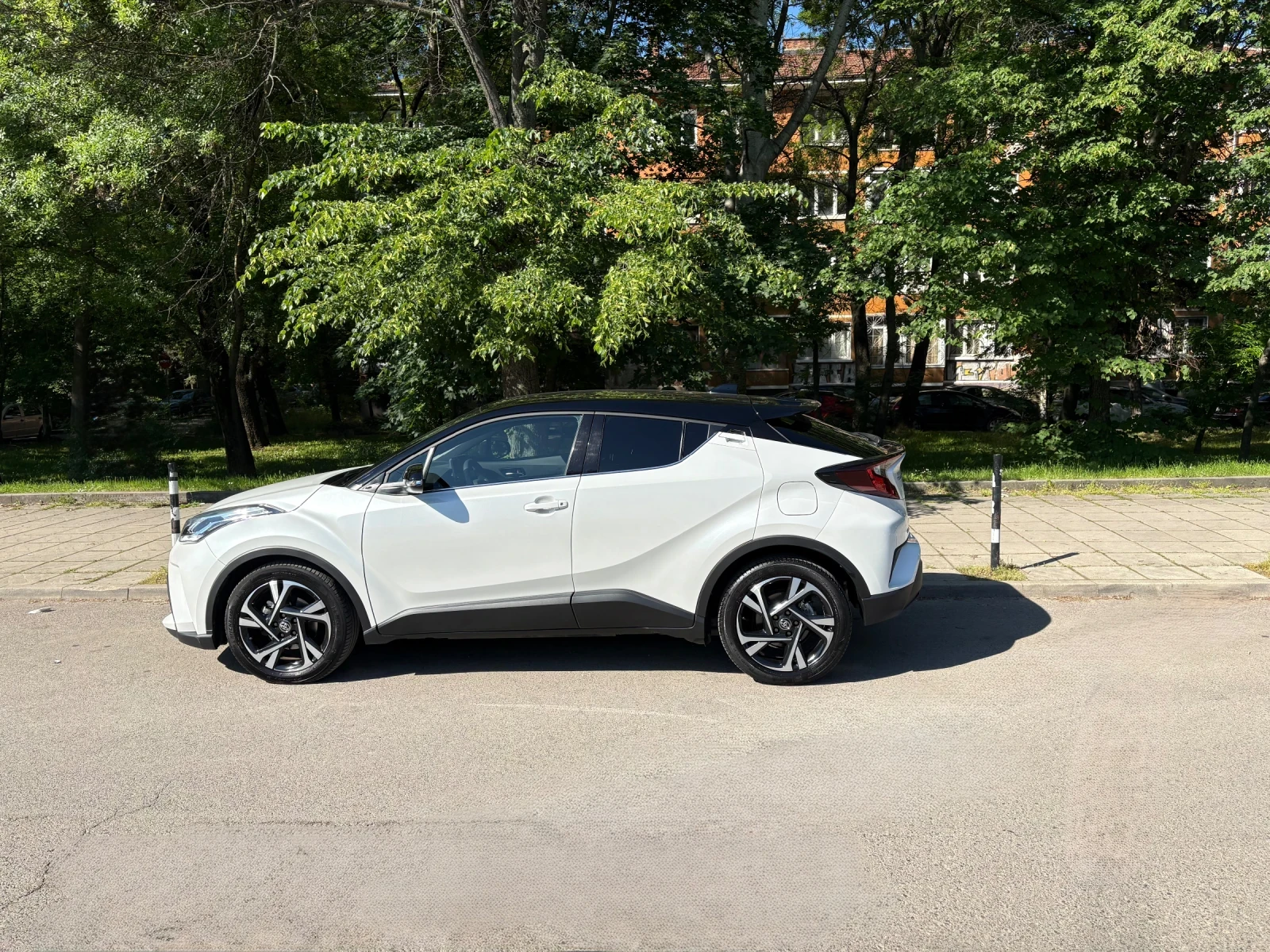 Toyota C-HR Club Bi-Tone , снимка 13 - Автомобили и джипове - 54703289