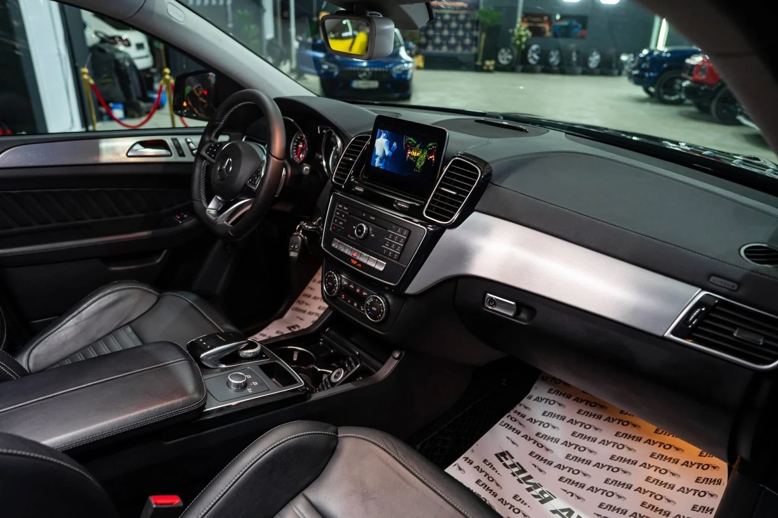 Mercedes-Benz GLE 350 D 4MATIC AMG LINE LED ПАНО 3XTV ЛИЗИНГ 100%, снимка 13 - Автомобили и джипове - 54738115