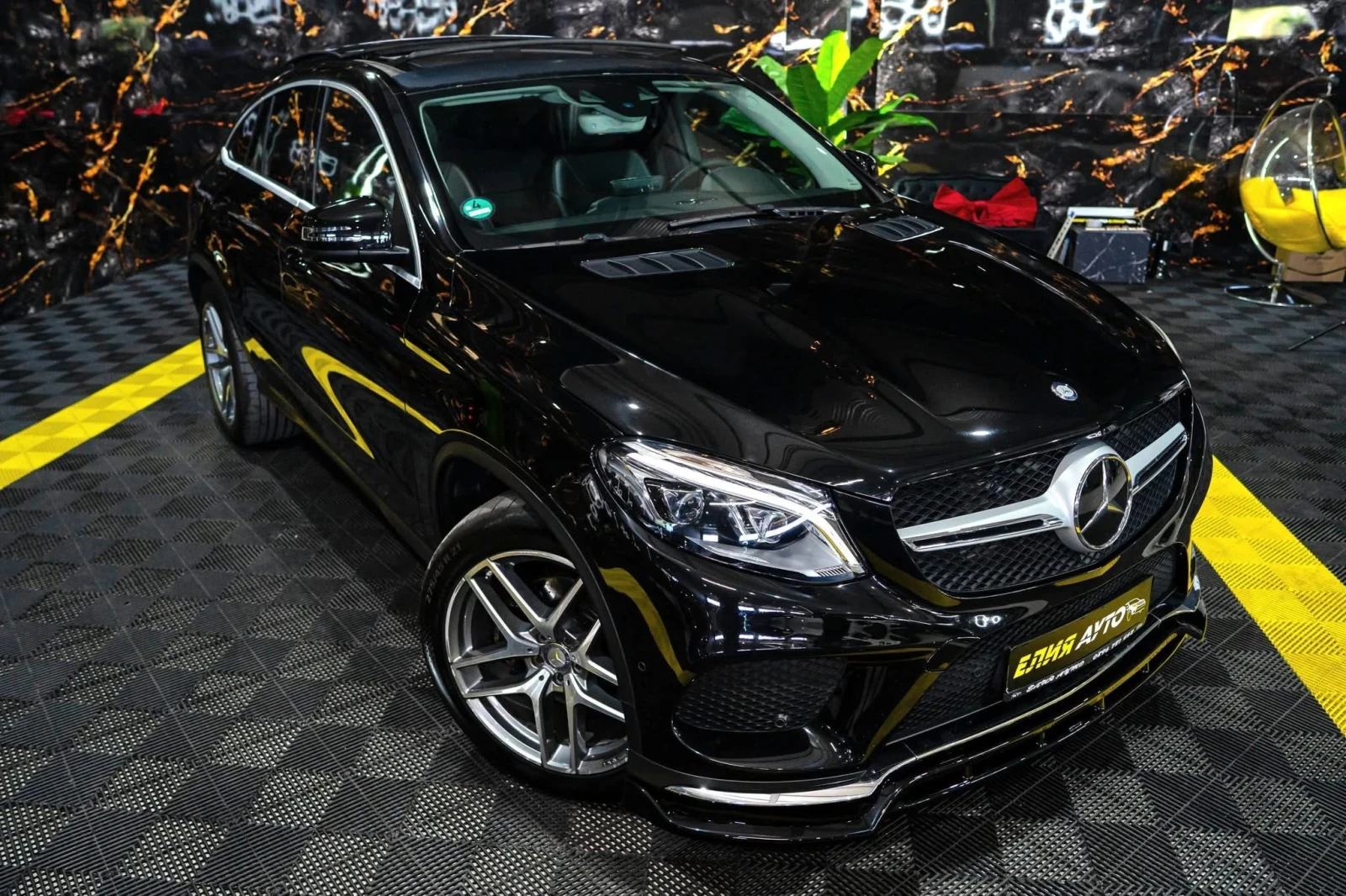 Mercedes-Benz GLE 350 D 4MATIC AMG LINE LED ПАНО 3XTV ЛИЗИНГ 100%, снимка 2 - Автомобили и джипове - 54738115