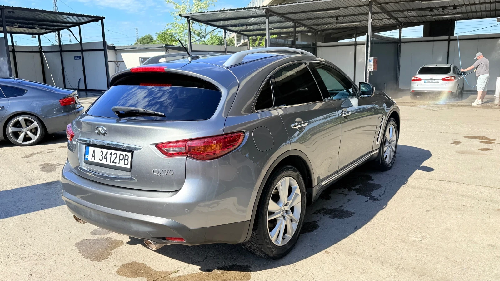 Infiniti QX70, снимка 2 - Автомобили и джипове - 55141514