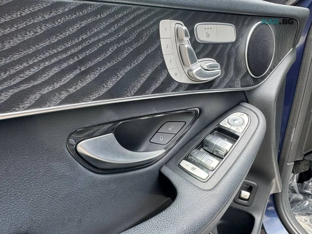 Mercedes-Benz GLC 300 * KEYLESS * PANO * Автокредит * (Цена до България), снимка 9 - Автомобили и джипове - 55186519