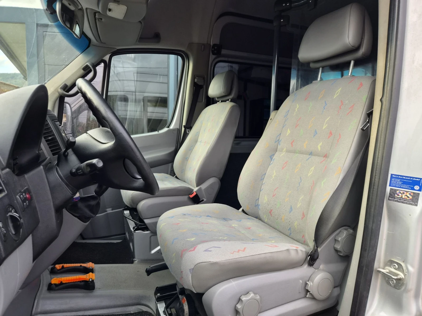 VW Crafter 2.5TDI AUTOMAT 9 МЕСТА , снимка 10 - Бусове и автобуси - 56751034