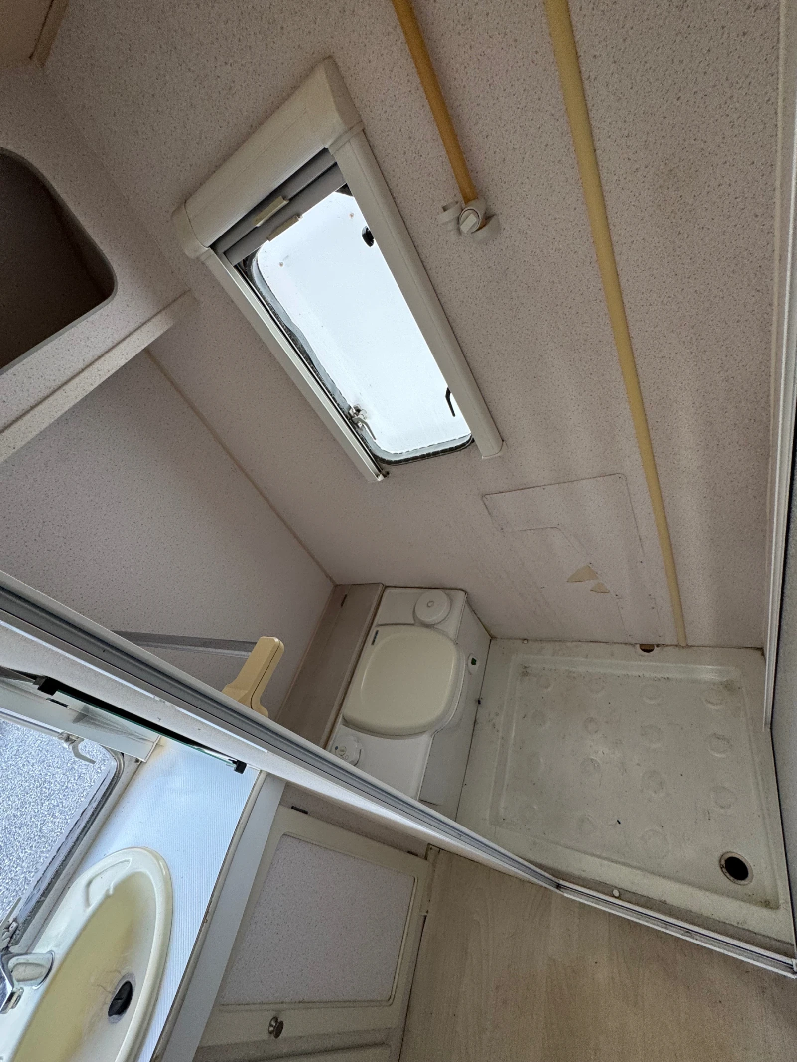  Challenger | Mobile.bg   14