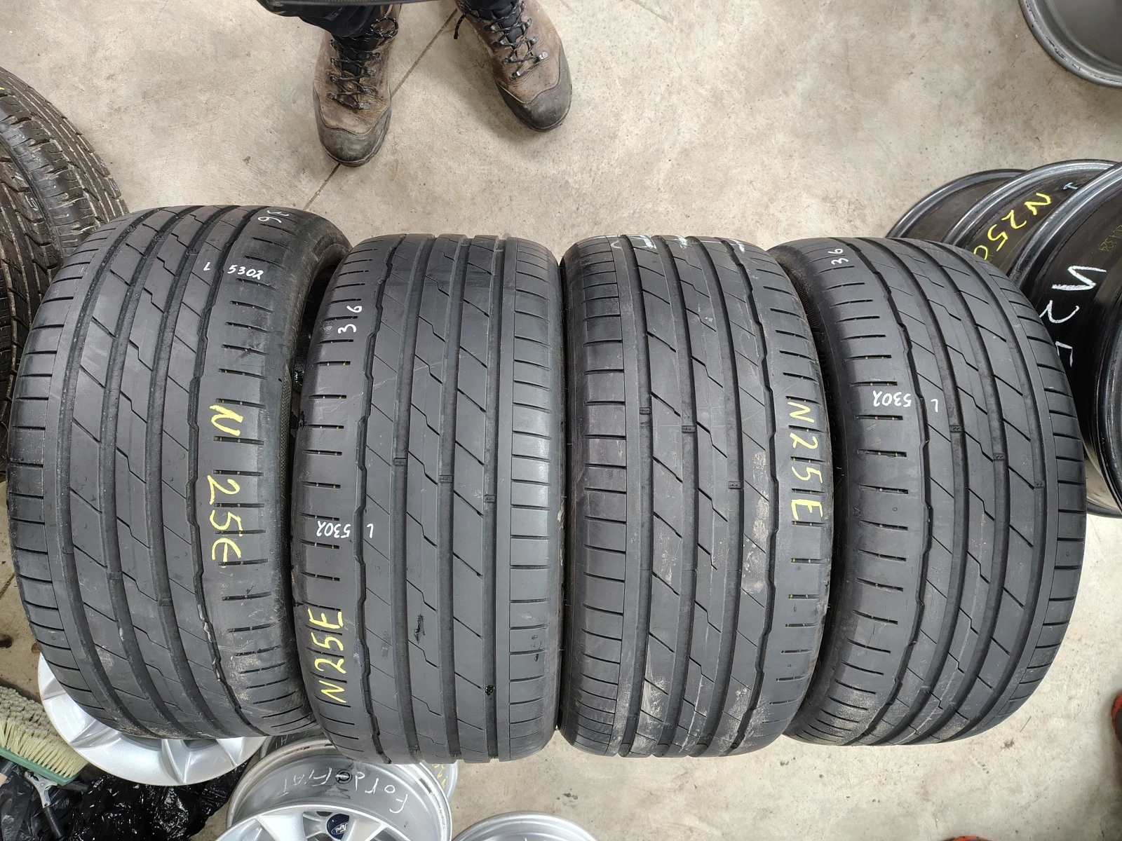 Гуми Летни 245/40R19