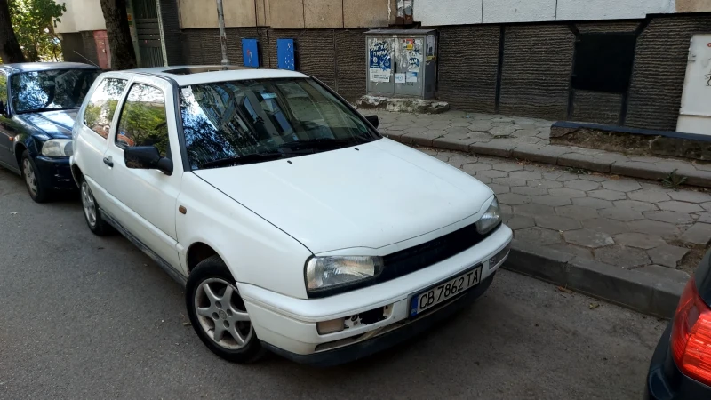 VW Golf, снимка 1 - Автомобили и джипове - 47070996