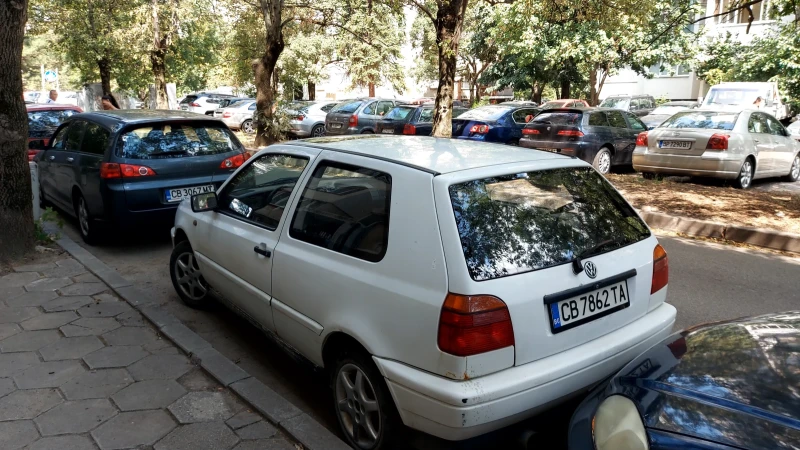 VW Golf, снимка 3 - Автомобили и джипове - 47070996