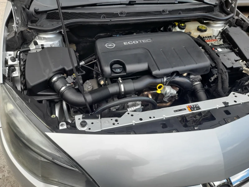 Opel Astra Sport Tourer 1.7CDTI 110k.c facelift, снимка 4 - Автомобили и джипове - 52714885