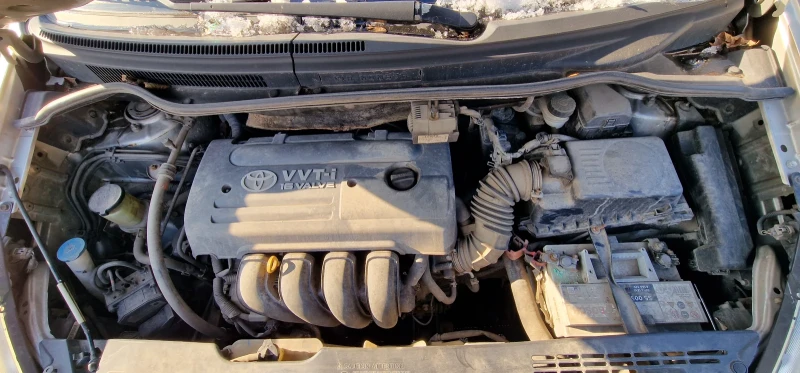 Toyota Corolla verso 1.8 VVTI, снимка 8 - Автомобили и джипове - 52919764