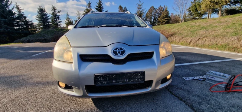 Toyota Corolla verso 1.8 VVTI, снимка 9 - Автомобили и джипове - 52919764