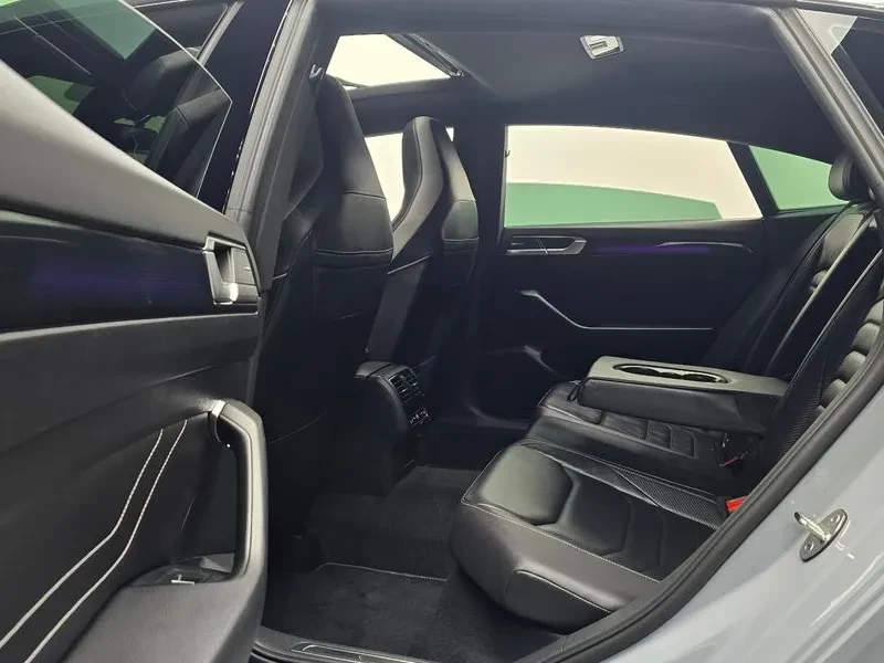 VW Arteon 2.0 TDI R-LINE 4MOTION, снимка 11 - Автомобили и джипове - 55001093