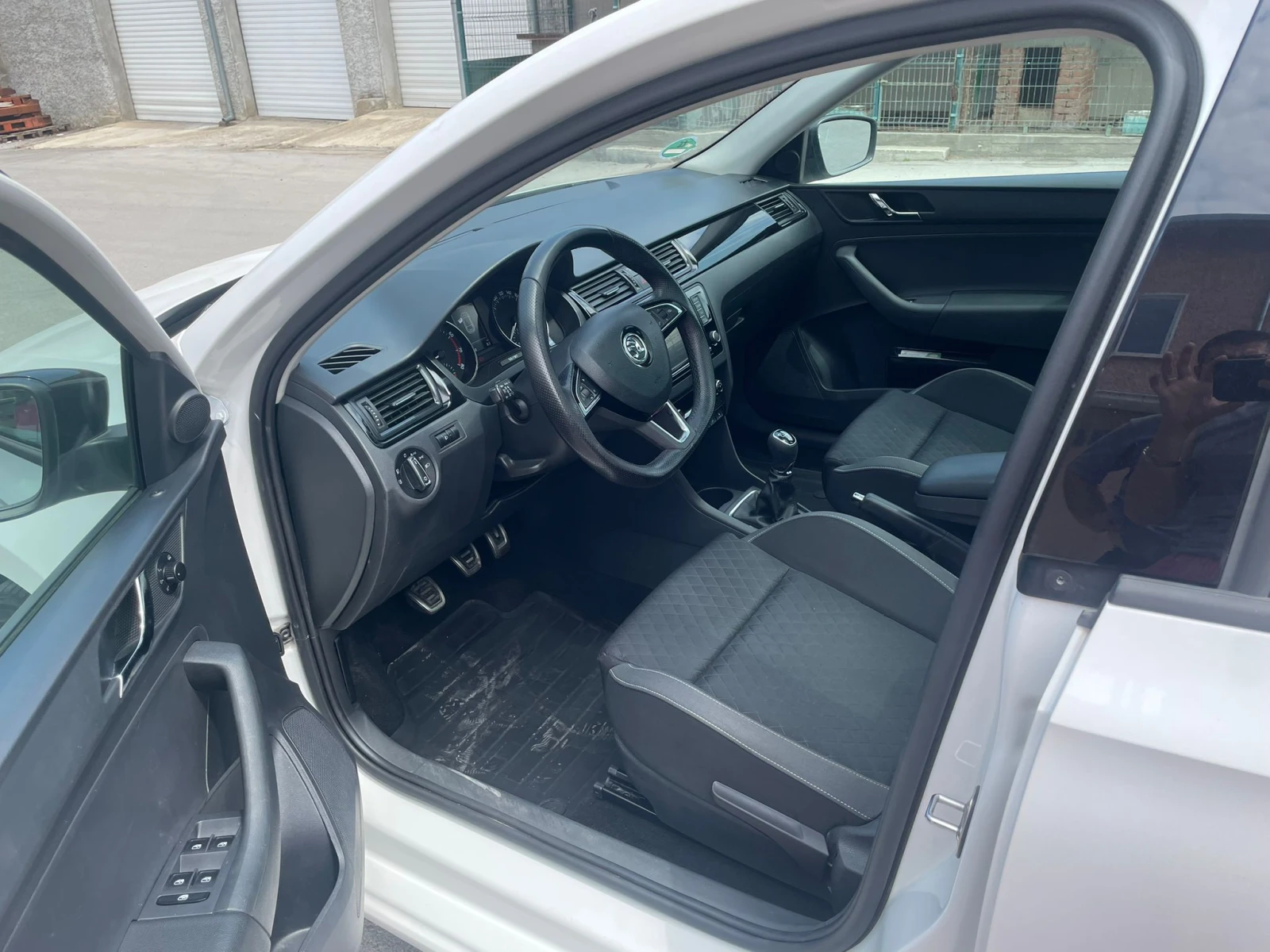 Skoda Rapid | Mobile.bg   13