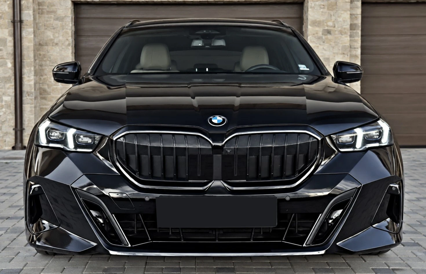 BMW 520 xDrive , снимка 2 - Автомобили и джипове - 56170756