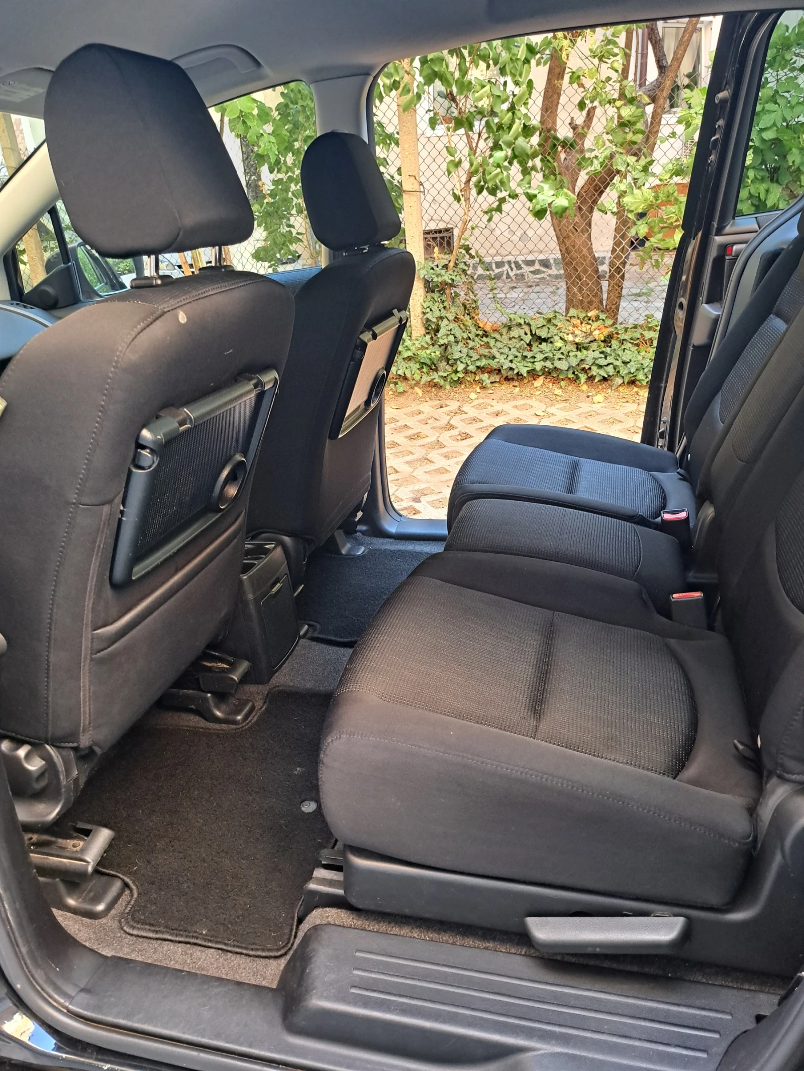 Mazda 5 2.0i - изображение 9