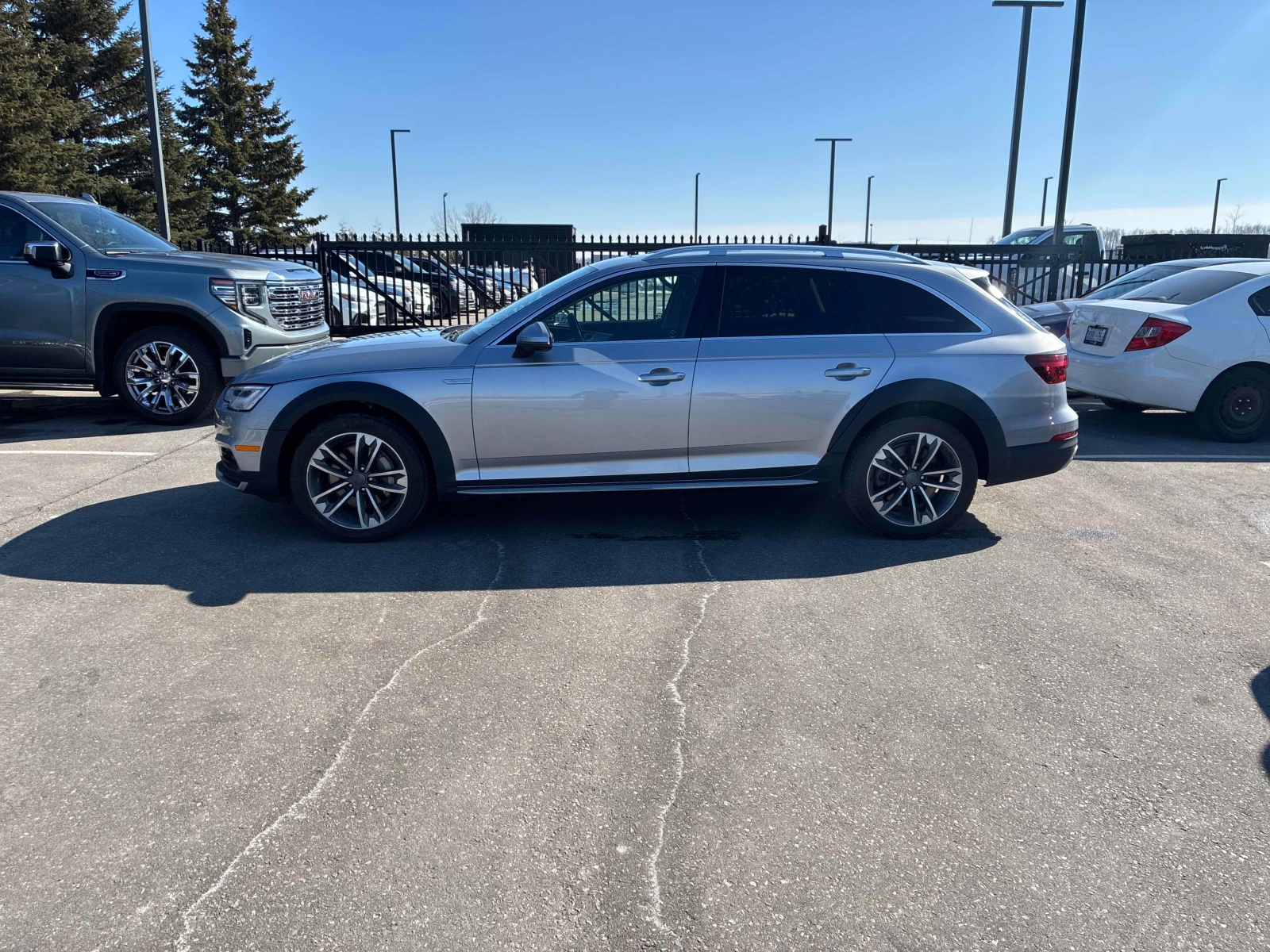 Audi A4 Allroad * Technik * CARFAX * ДИСТРОНИК* 360 КАМЕРИ* , снимка 2 - Автомобили и джипове - 53718513