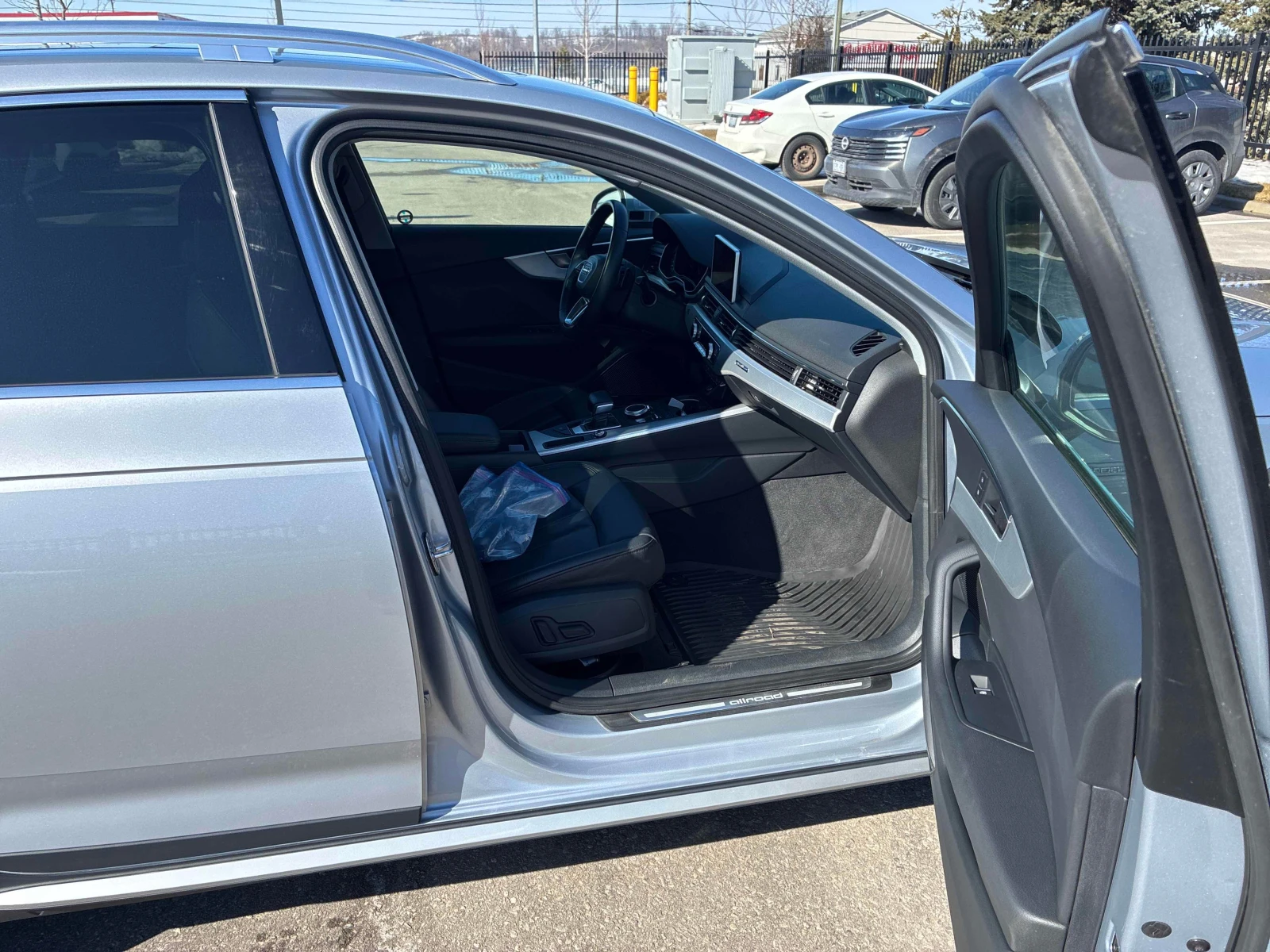 Audi A4 Allroad * Technik * CARFAX * ДИСТРОНИК* 360 КАМЕРИ* , снимка 17 - Автомобили и джипове - 53718513