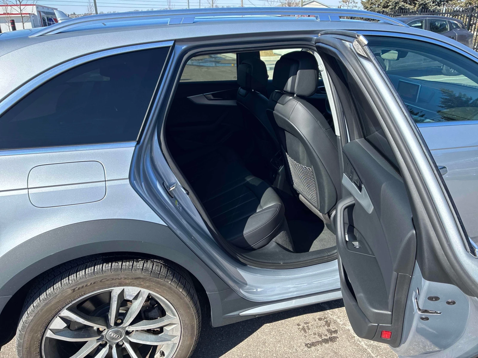 Audi A4 Allroad * Technik * CARFAX * ДИСТРОНИК* 360 КАМЕРИ* , снимка 16 - Автомобили и джипове - 53718513