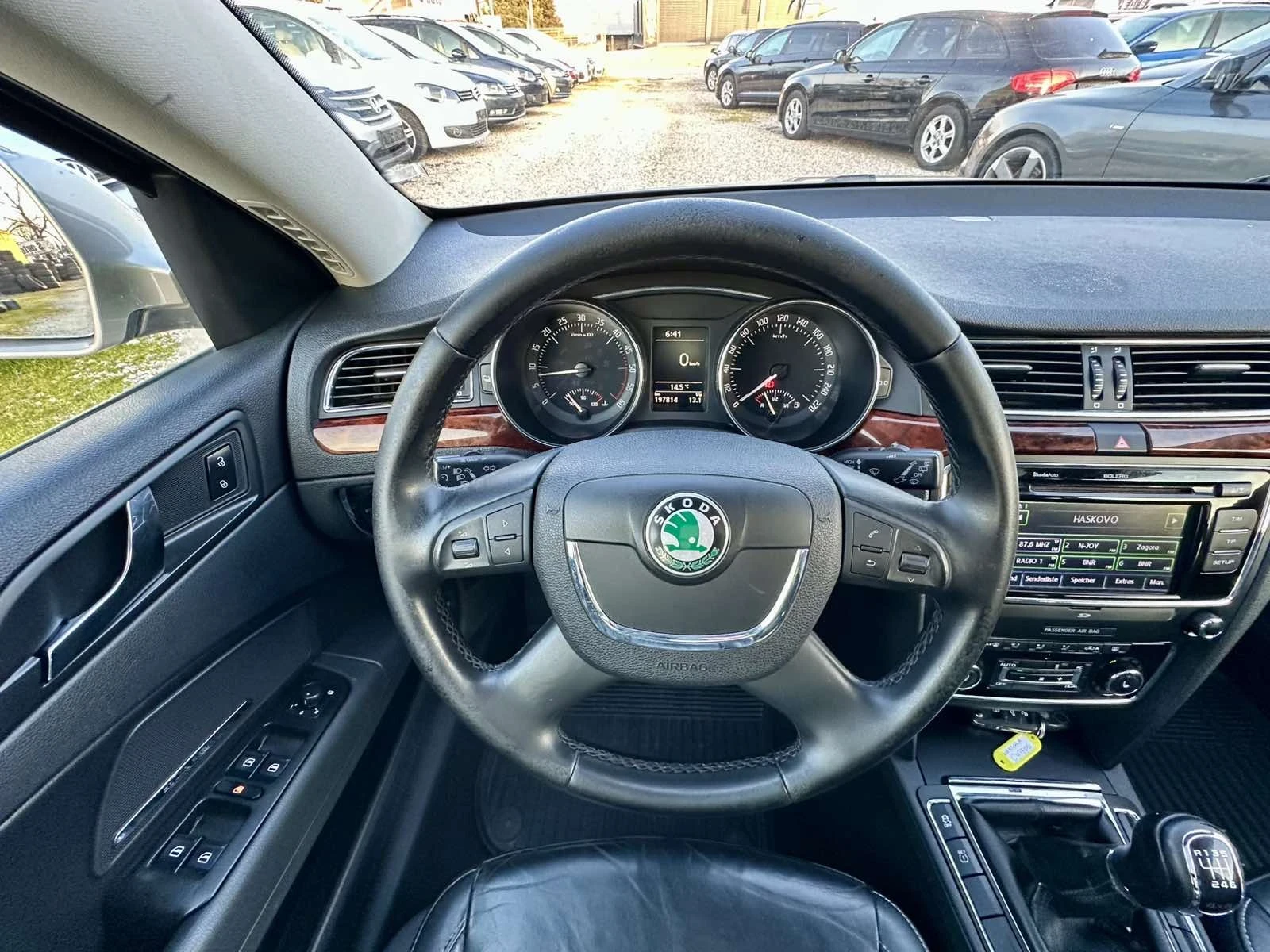 Skoda Superb 2.0TDI 4x4, снимка 10 - Автомобили и джипове - 53738159