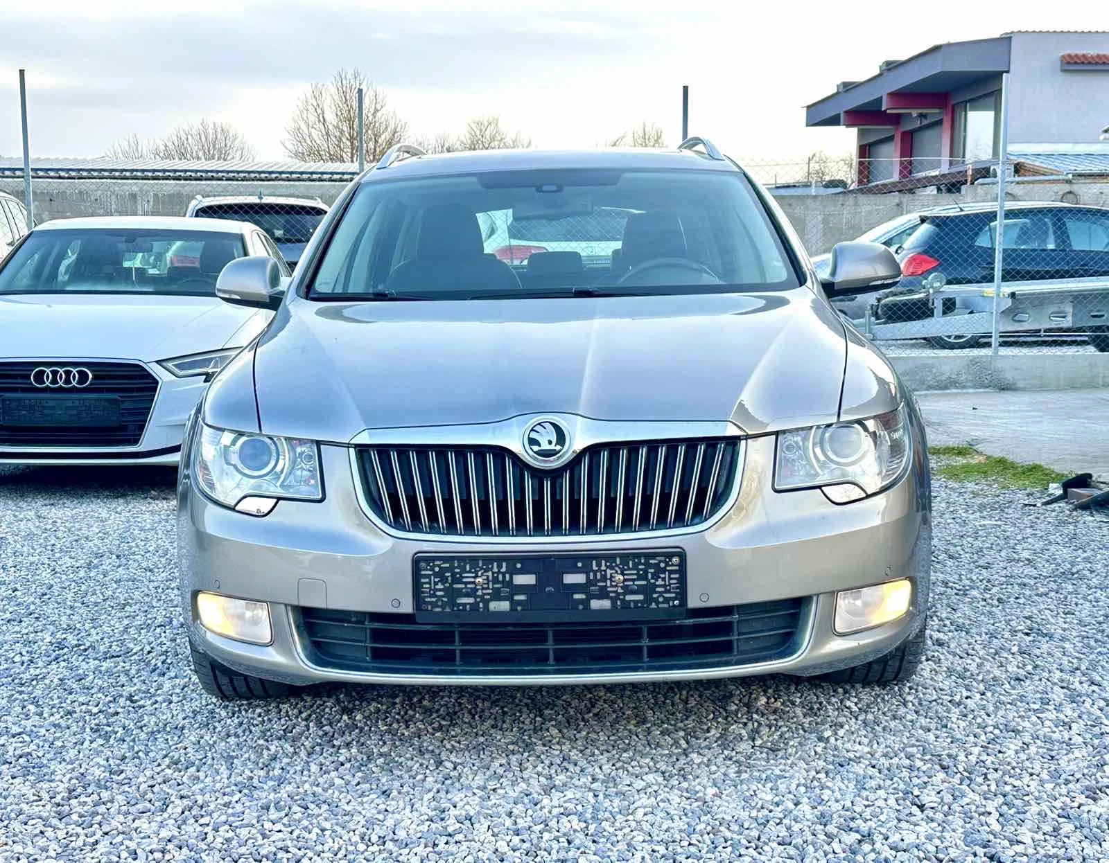 Skoda Superb 2.0TDI 4x4, снимка 2 - Автомобили и джипове - 53738159