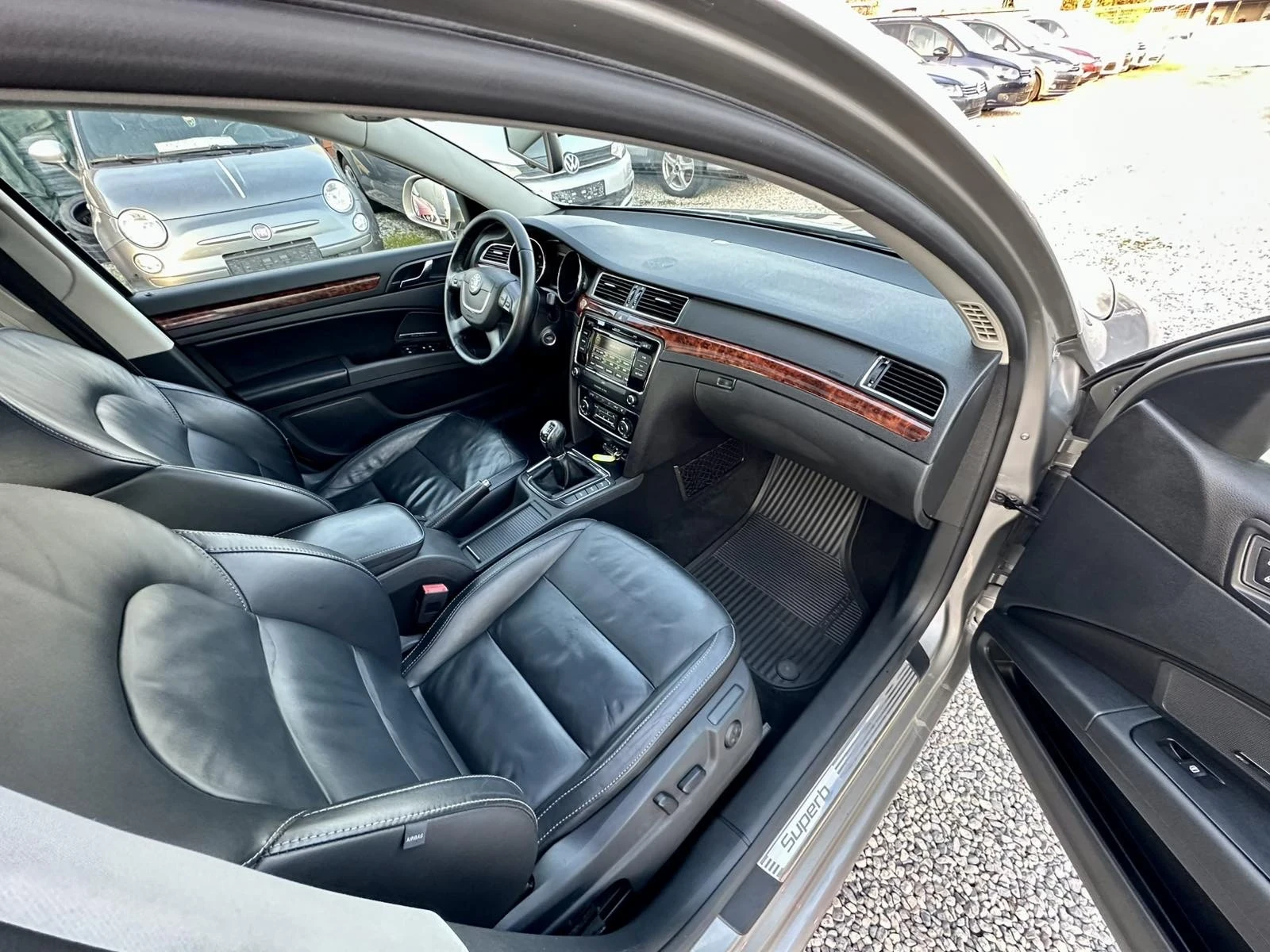 Skoda Superb 2.0TDI 4x4, снимка 12 - Автомобили и джипове - 53738159