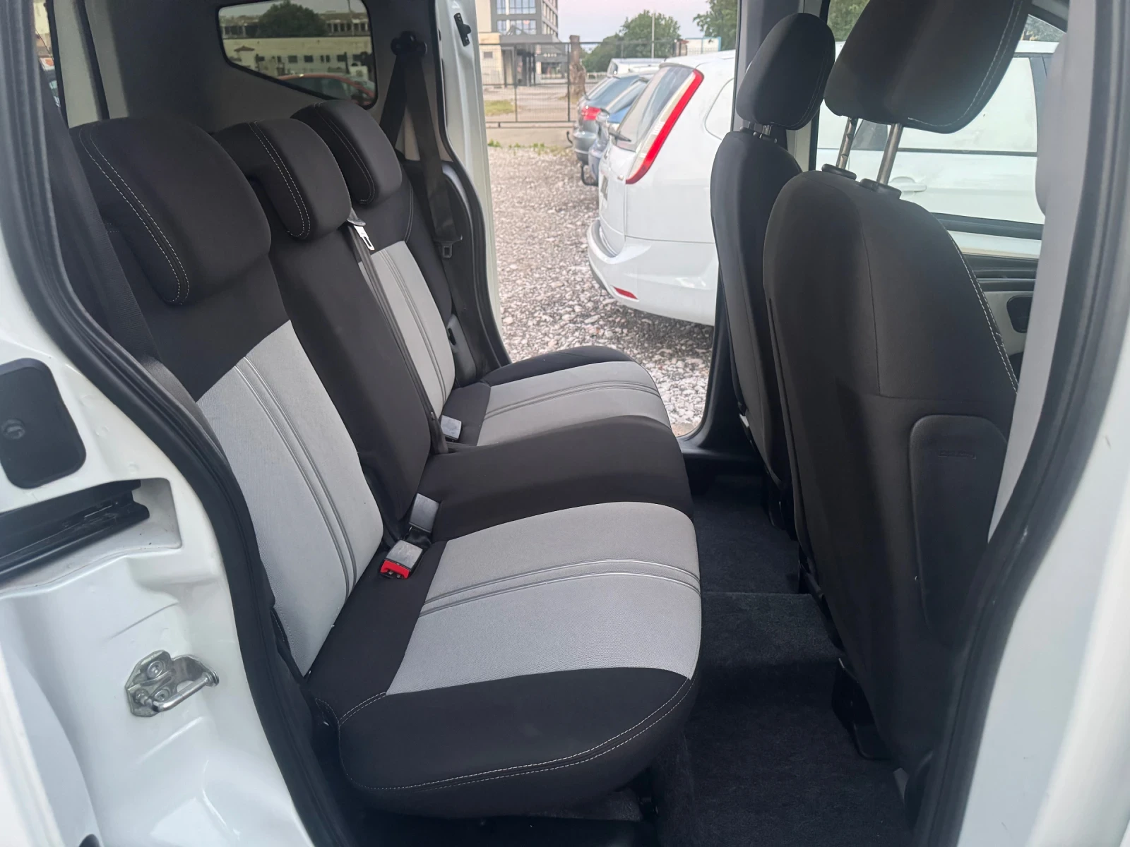 Fiat Qubo 1.4i KLIMA , снимка 11 - Автомобили и джипове - 53992206