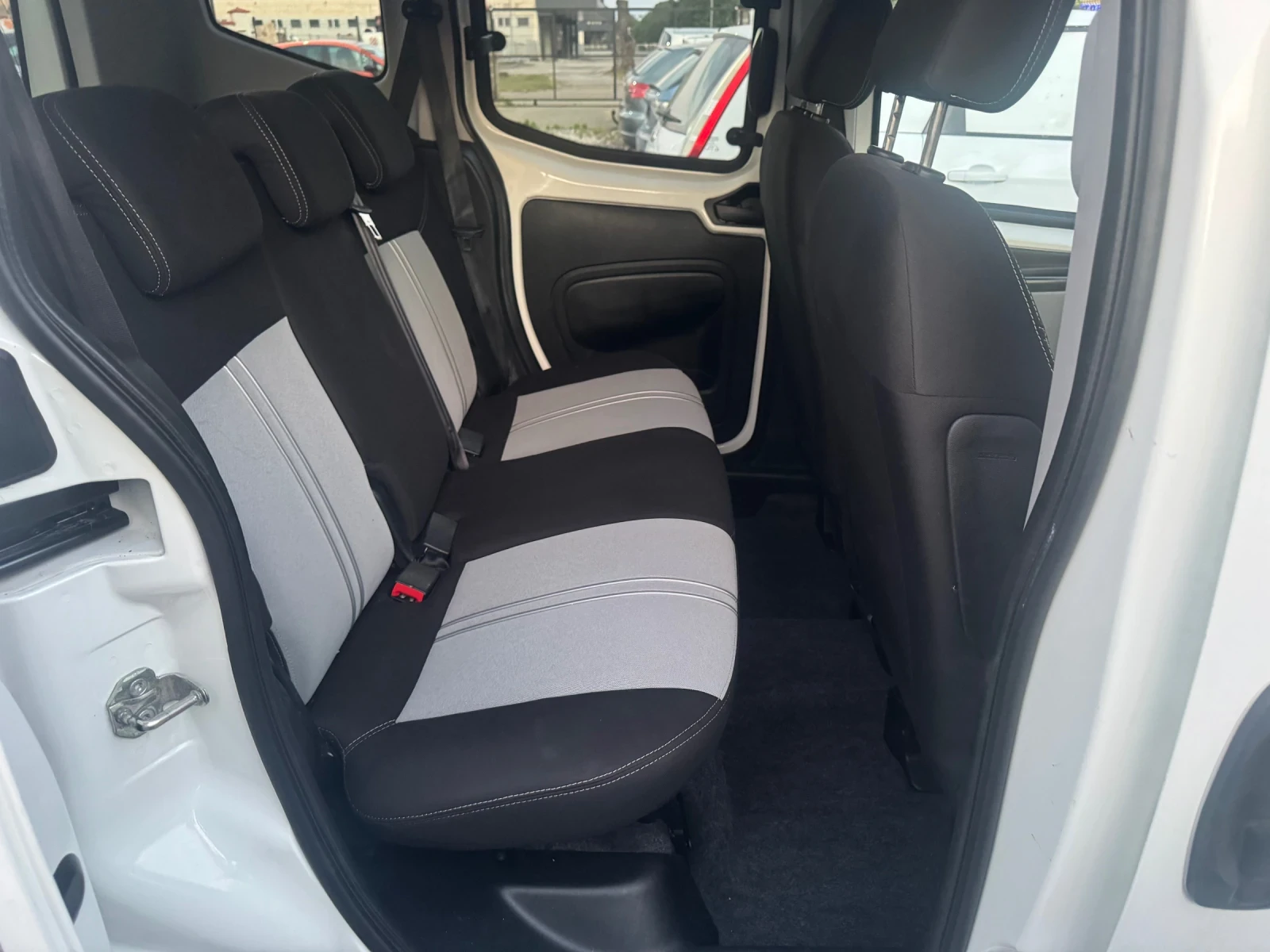 Fiat Qubo 1.4i KLIMA , снимка 10 - Автомобили и джипове - 53992206