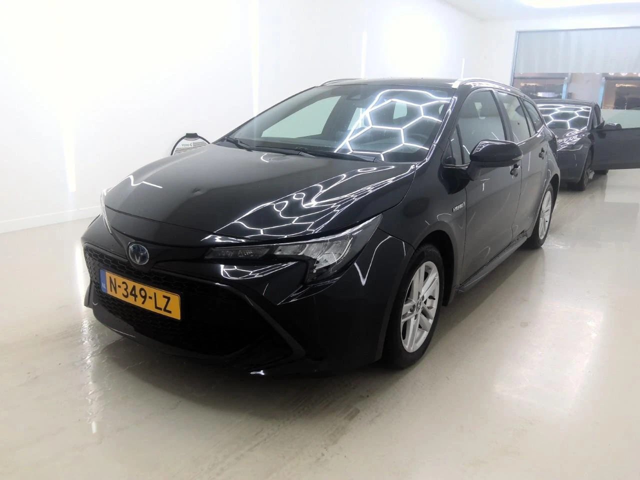 Toyota Corolla  Touring Sports 1.8 Active, снимка 2 - Автомобили и джипове - 54139900