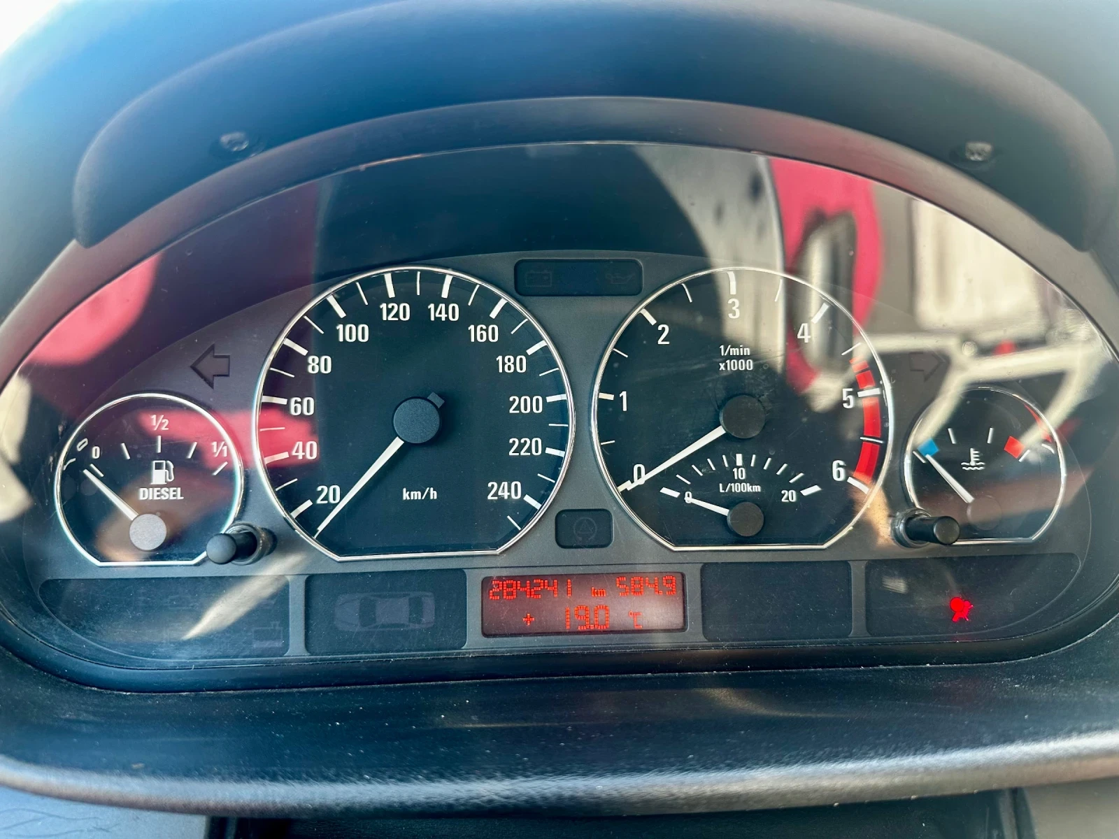 BMW 320, снимка 16 - Автомобили и джипове - 54245629