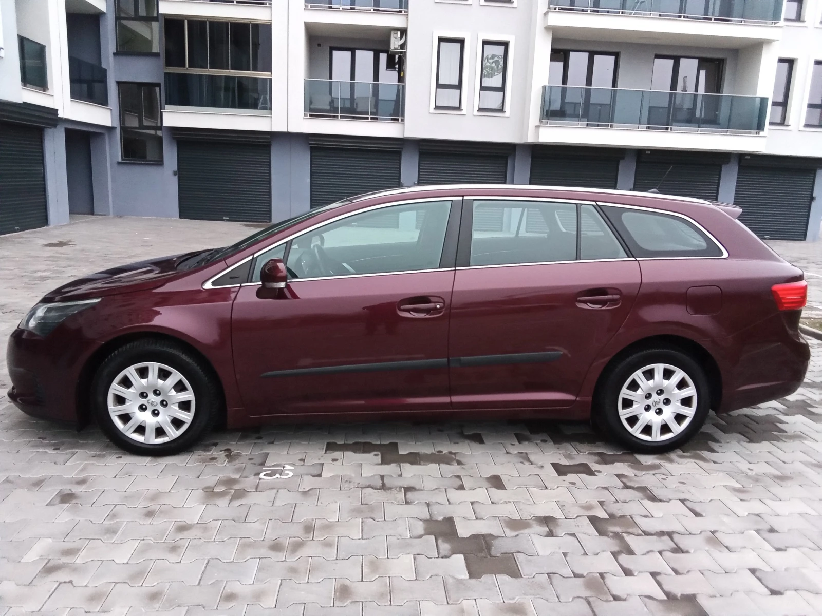 Toyota Avensis 2.0D4D-124kc. FACELIFT, снимка 4 - Автомобили и джипове - 54527527
