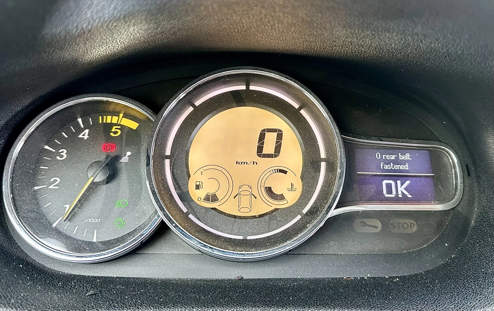 Renault Megane 1.5 dCi, снимка 13 - Автомобили и джипове - 54541461
