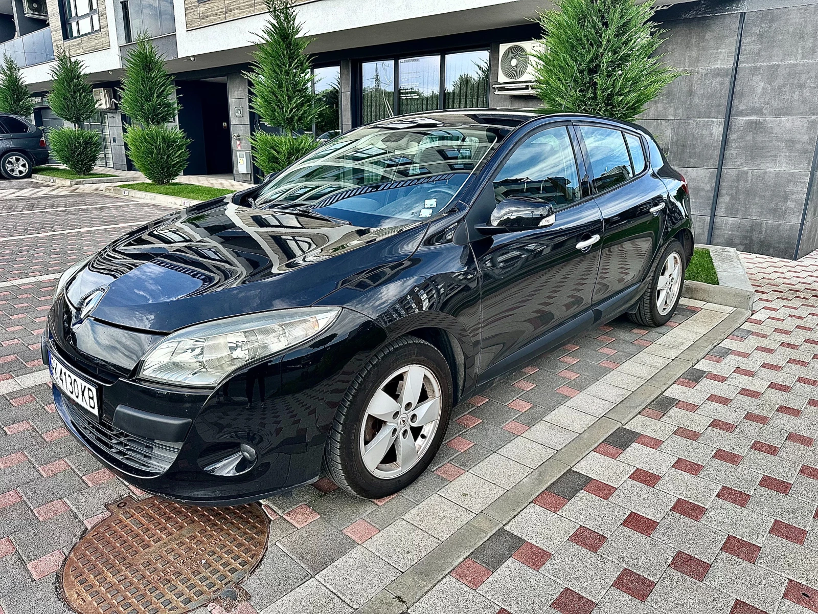Renault Megane 1.5 dCi, снимка 2 - Автомобили и джипове - 54541461