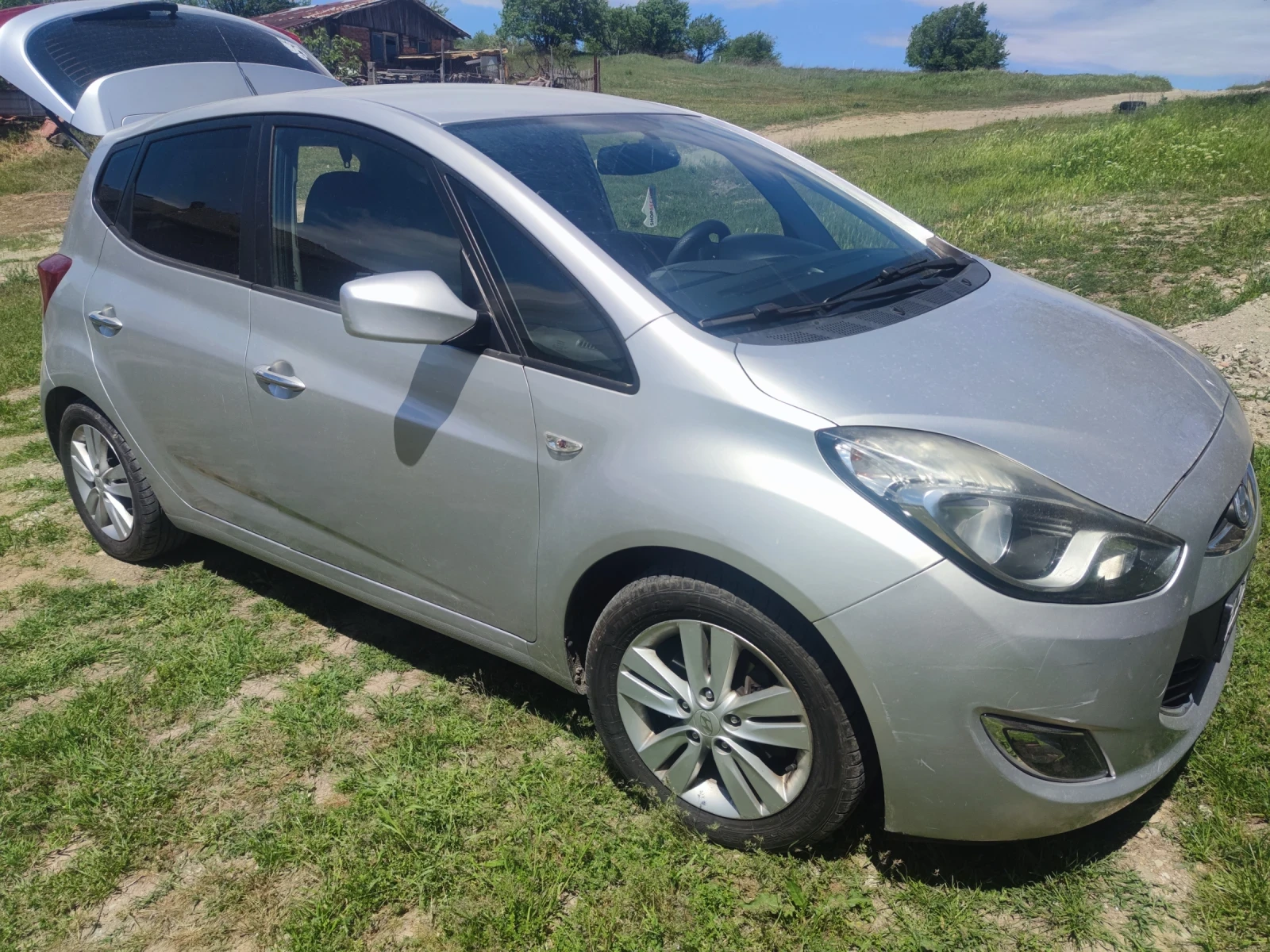 Hyundai Ix20, снимка 2 - Автомобили и джипове - 54672200