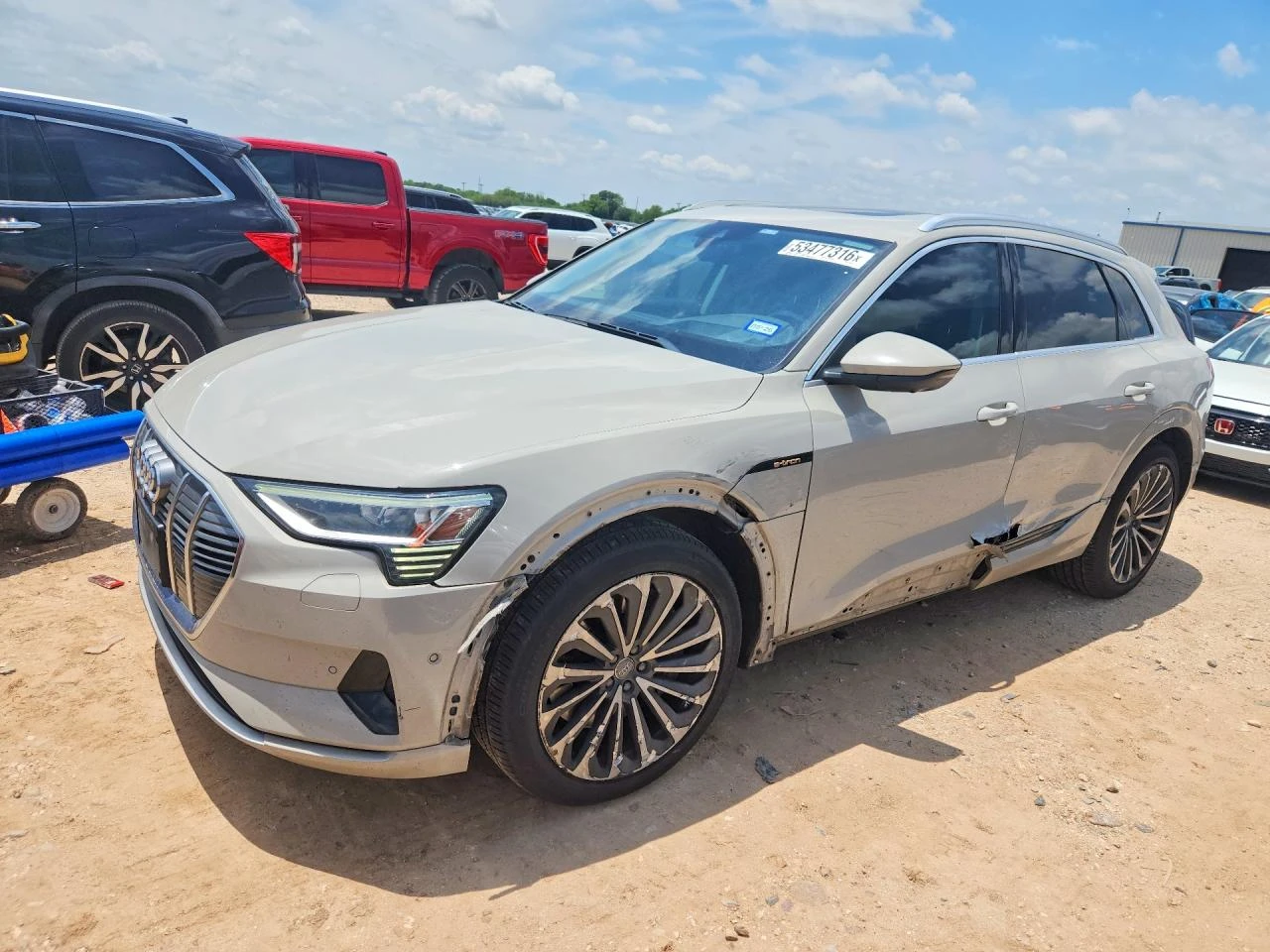 Audi E-Tron Prestige, снимка 9 - Автомобили и джипове - 54758642