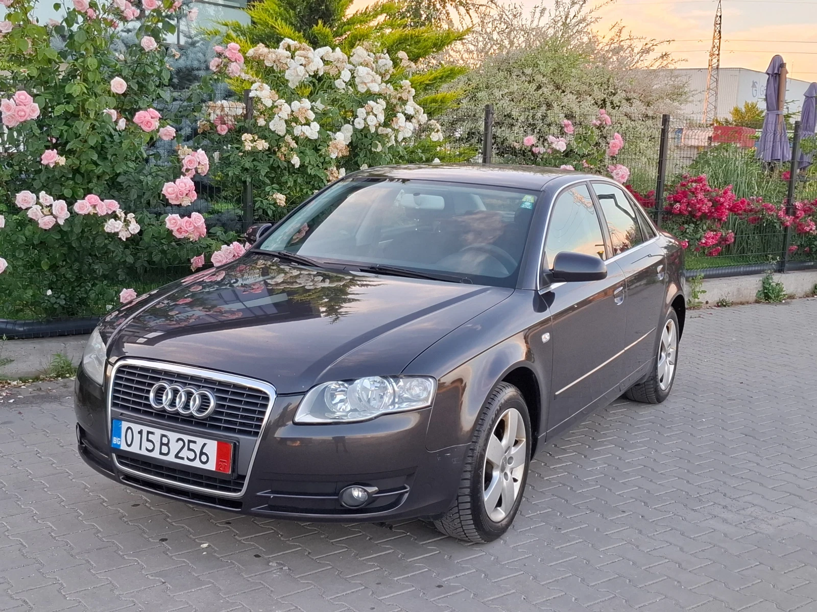 Audi A4 1.6i* (102кс)* КЛИМAТРОНИК* HOB BHOC* , снимка 5 - Автомобили и джипове - 54991421
