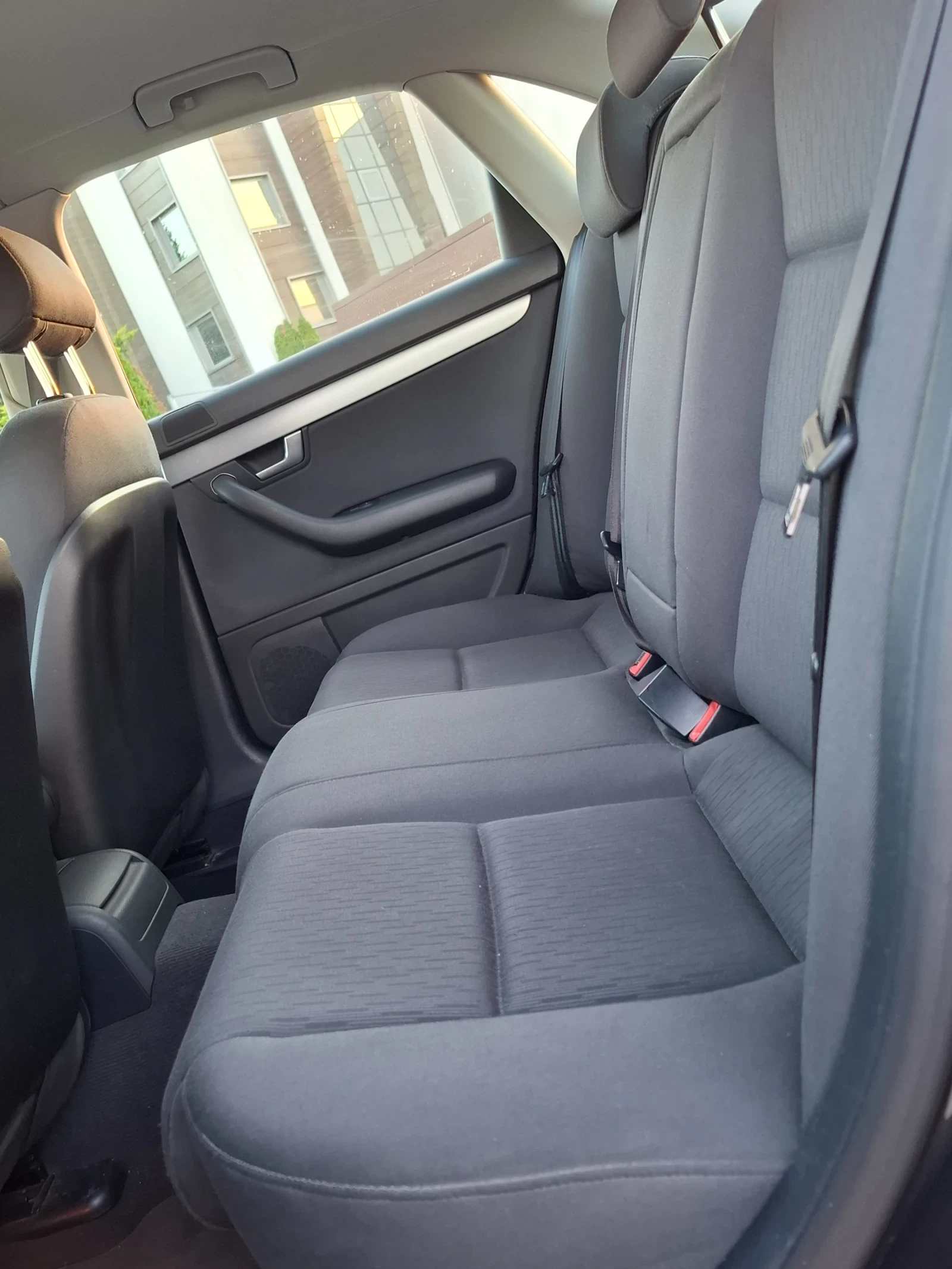 Audi A4 1.6i* (102кс)* КЛИМAТРОНИК* HOB BHOC* , снимка 17 - Автомобили и джипове - 54991421