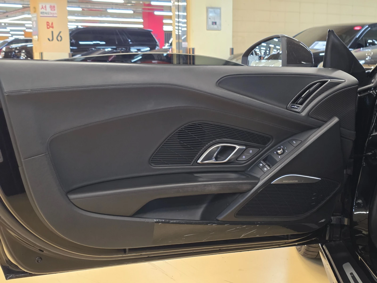 Audi R8 V10 Plus* КРАЙНА ЦЕНА, снимка 8 - Автомобили и джипове - 55238009