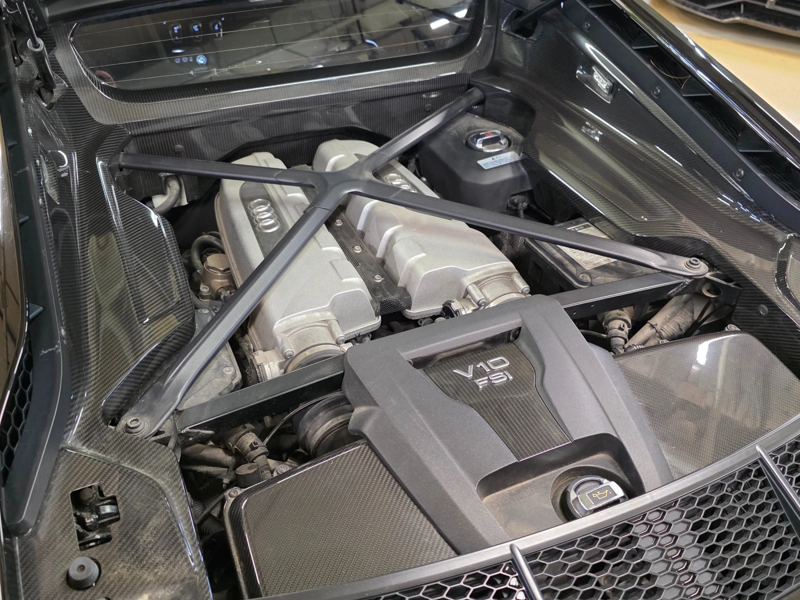 Audi R8 V10 Plus* КРАЙНА ЦЕНА, снимка 6 - Автомобили и джипове - 55238009