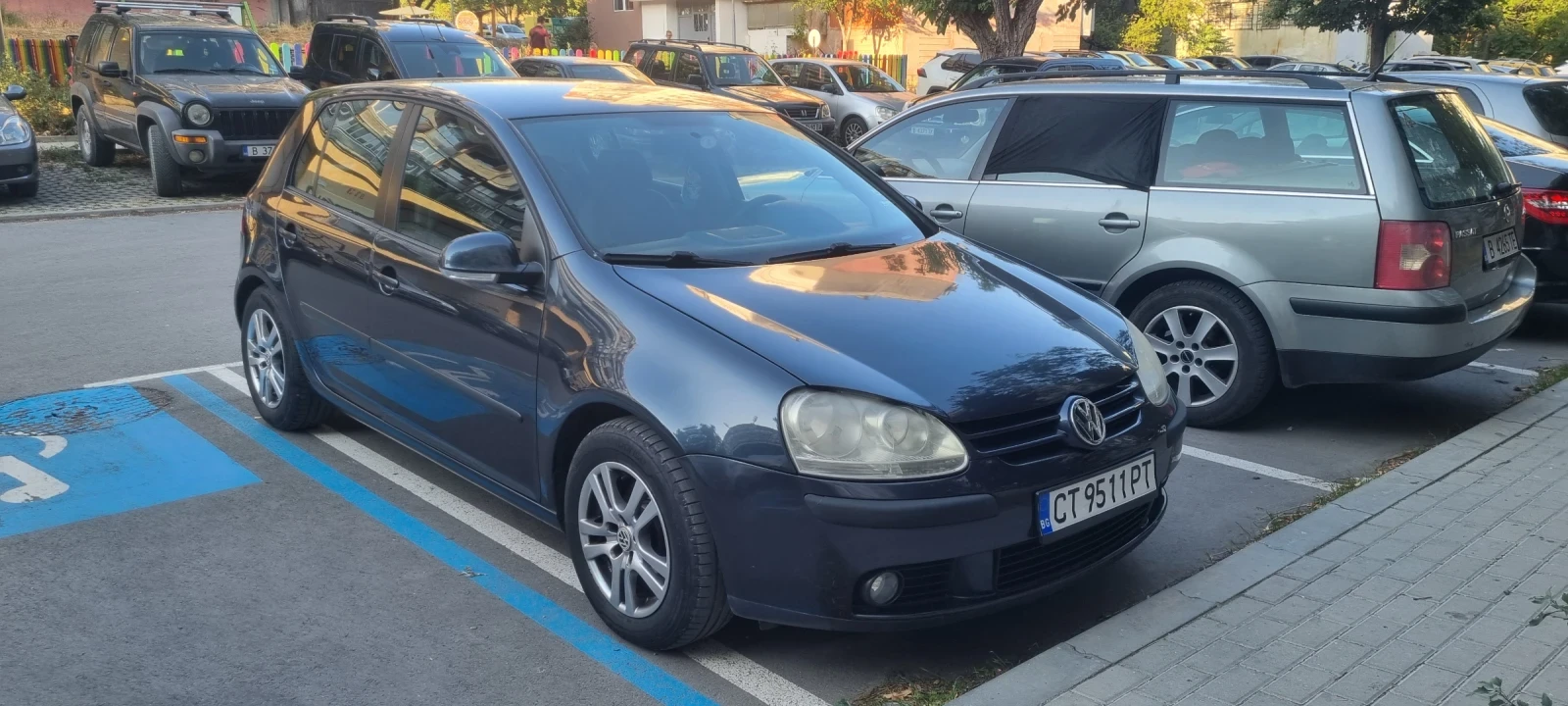VW Golf 1.6 фабрична гас, снимка 7 - Автомобили и джипове - 55549826