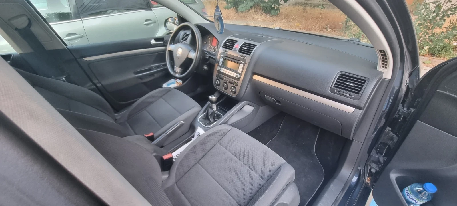 VW Golf 1.6 фабрична гас, снимка 10 - Автомобили и джипове - 55549826