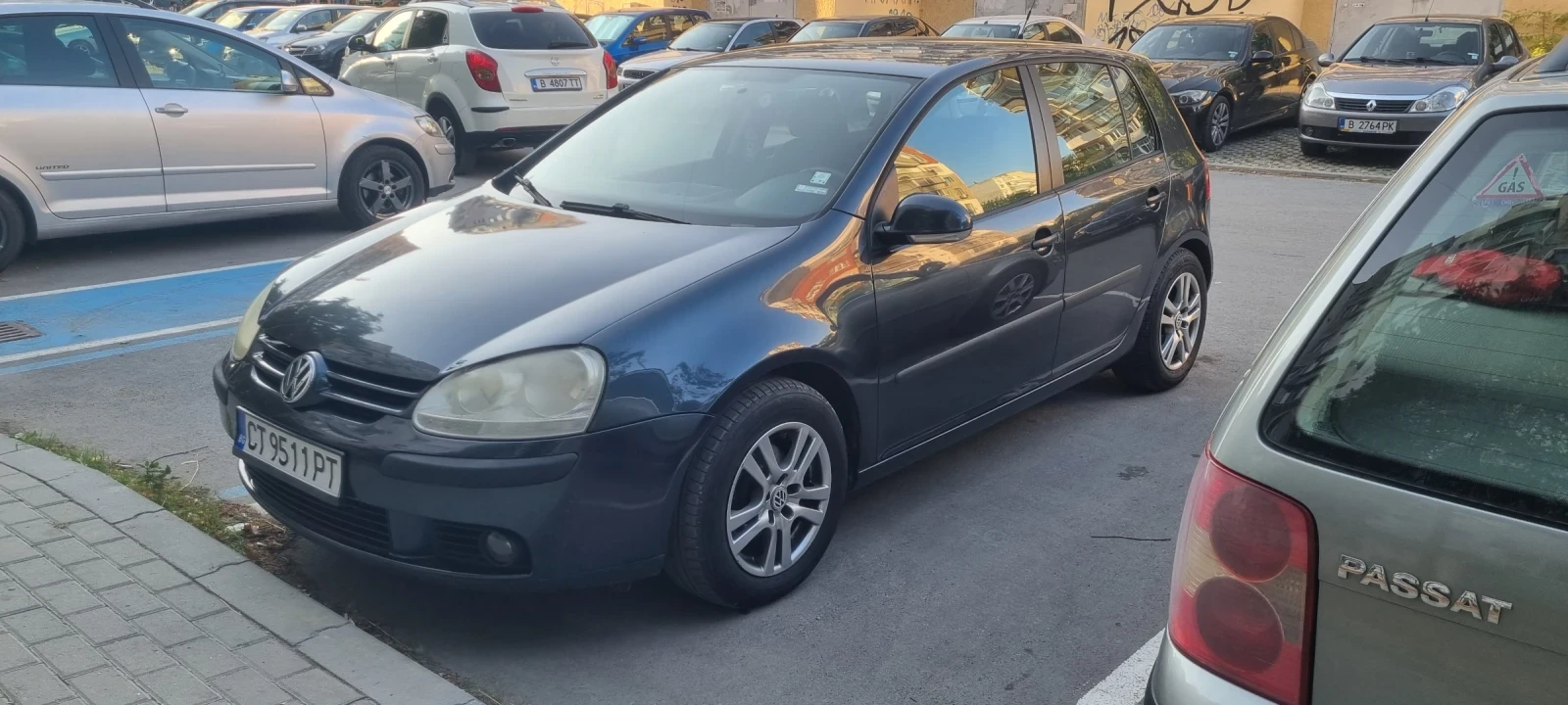 VW Golf 1.6 фабрична гас, снимка 8 - Автомобили и джипове - 55549826