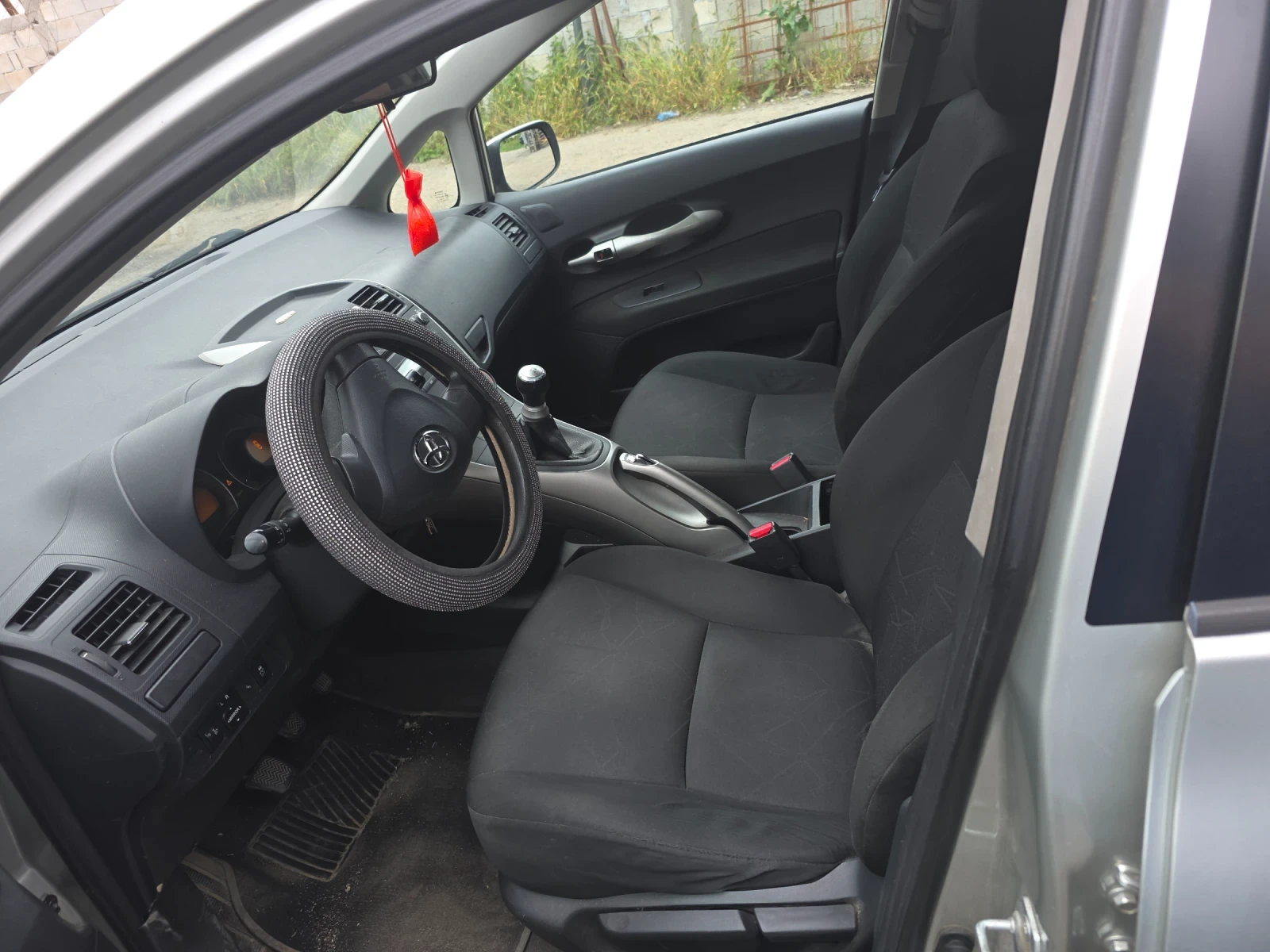 Toyota Auris, снимка 6 - Автомобили и джипове - 56458439