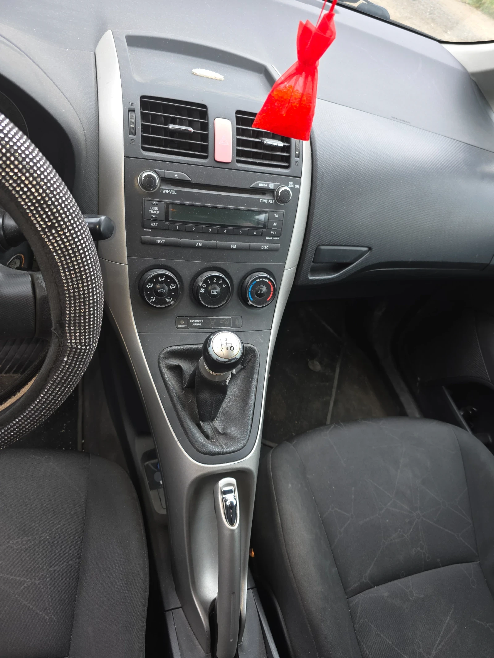 Toyota Auris, снимка 7 - Автомобили и джипове - 56458439