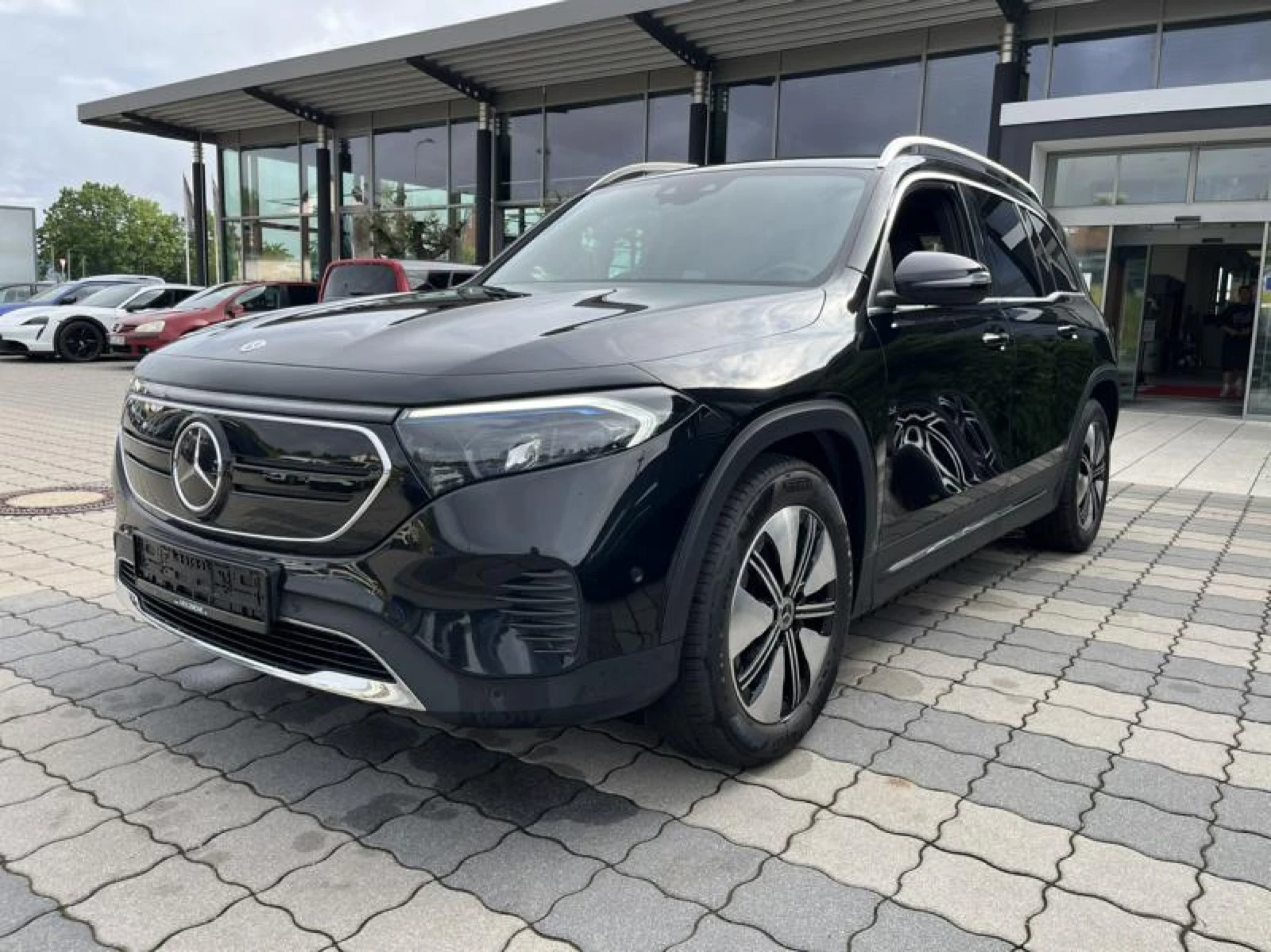 Mercedes-Benz EQB 300 4Matic Progresive Ambient Leather LED Navi | Mobile.bg � ����������� 2